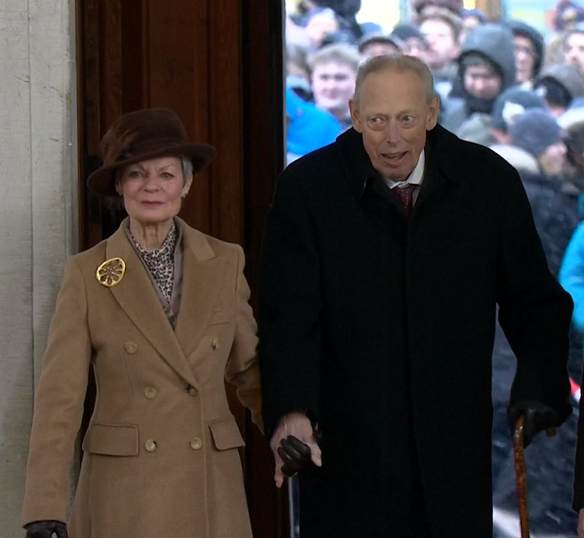 Count Ingolf and Countess Sussie of Rosenborg arrive for a service at Aarhus Cathedral on January 21, 2024 (DR1/screencapture)
