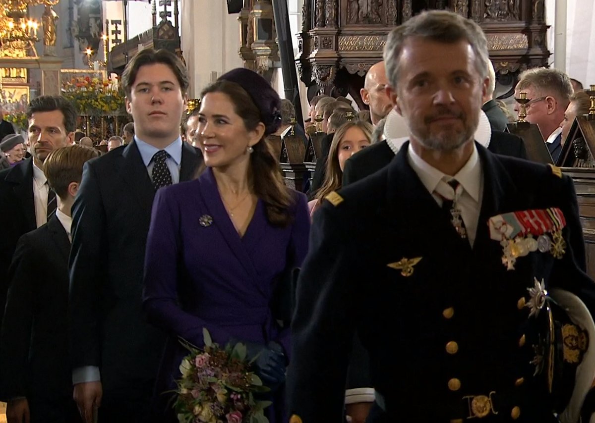 The King and Queen of Denmark, with their four children, depart after a service at Aarhus Cathedral on January 21, 2024 (DR1/screencapture)