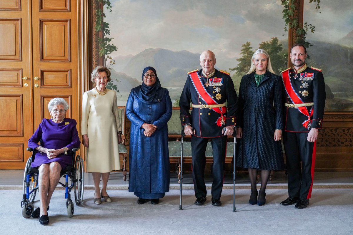 King Harald V and Queen Sonja of Norway, with Crown Prince Haakon, Crown Princess Mette-Marit, and Princess Astrid, welcome President Samia Suluhu Hassan of Tanzania to the Royal Palace in Oslo for the start of a state visit on February 13, 2024 (Ole Berg-Rusten/NTB/Alamy)