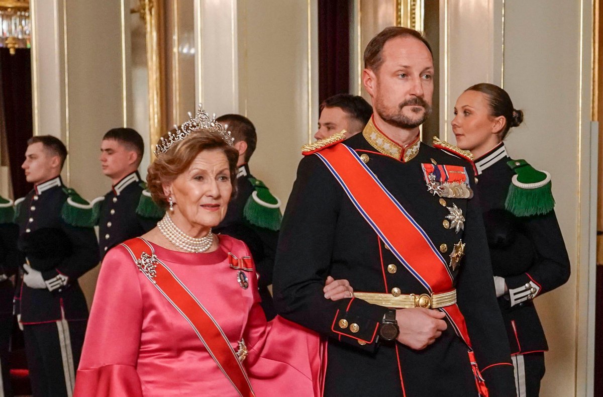 Queen Sonja and Crown Prince Haakon of Norway arrive for a state banquet in honor of President Samia Suluhu Hassan of Tanzania at the Royal Palace in Oslo on February 13, 2024 (Ørn E. Borgen/NTB/Alamy)