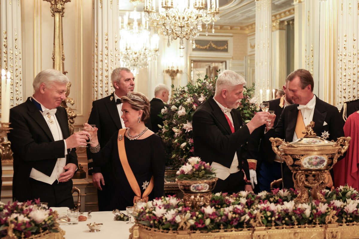 The Grand Duke and Grand Duchess of Luxembourg, with the Hereditary Grand Duke and Hereditary Grand Duchess, host a state banquet for President Pavel of the Czech Republic and Mrs. Pavlova at the Grand Ducal Palace in Luxembourg on February 29, 2024 (Maison du Grand-Duc/Sophie Margue)