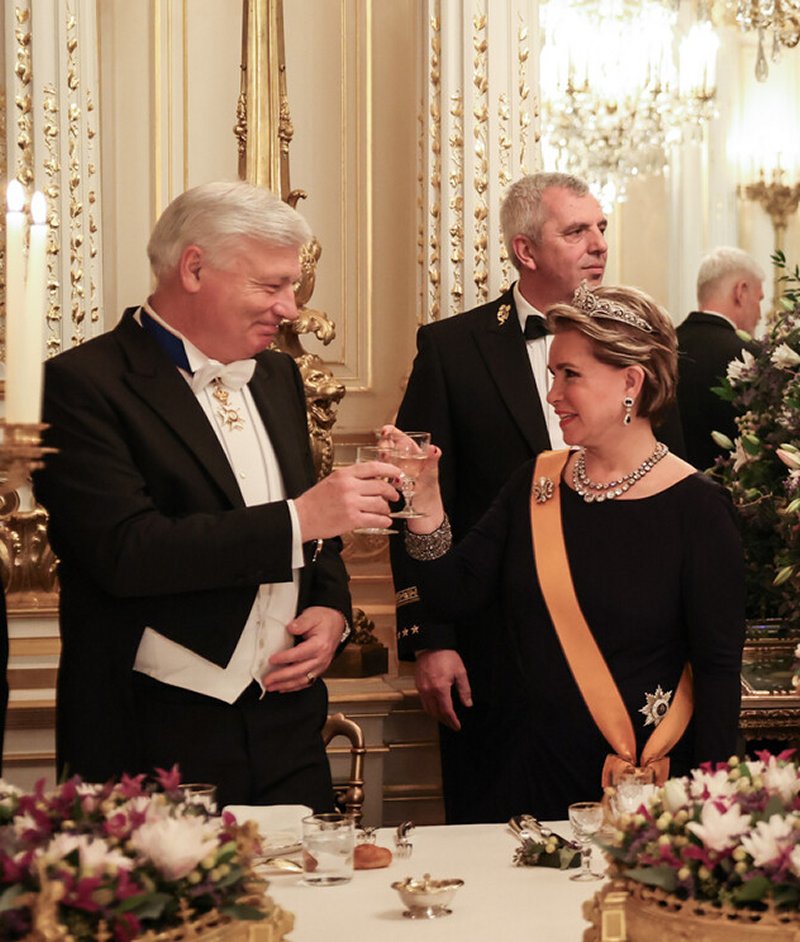 The Grand Duke and Grand Duchess of Luxembourg, with the Hereditary Grand Duke and Hereditary Grand Duchess, host a state banquet for President Pavel of the Czech Republic and Mrs. Pavlova at the Grand Ducal Palace in Luxembourg on February 29, 2024 (Maison du Grand-Duc/Sophie Margue)
