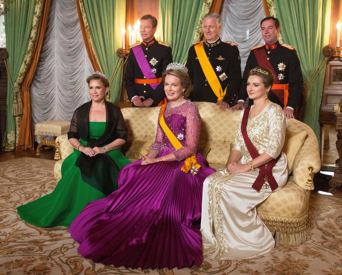 The Grand Duke and Grand Duchess of Luxembourg, joined by the Hereditary Grand Duke and Hereditary Grand Duchess, host a state banquet for the King and Queen of the Belgians in Luxembourg on October 15, 2019 (Albert Ph van der Werf/DPA Picture Alliance/Alamy)