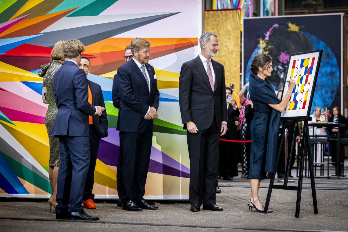 The King and Queen of Spain host a reception at STRAAT Museum in Amsterdam for the King and Queen of the Netherlands on April 18, 2024 (Koninklijk Huis)