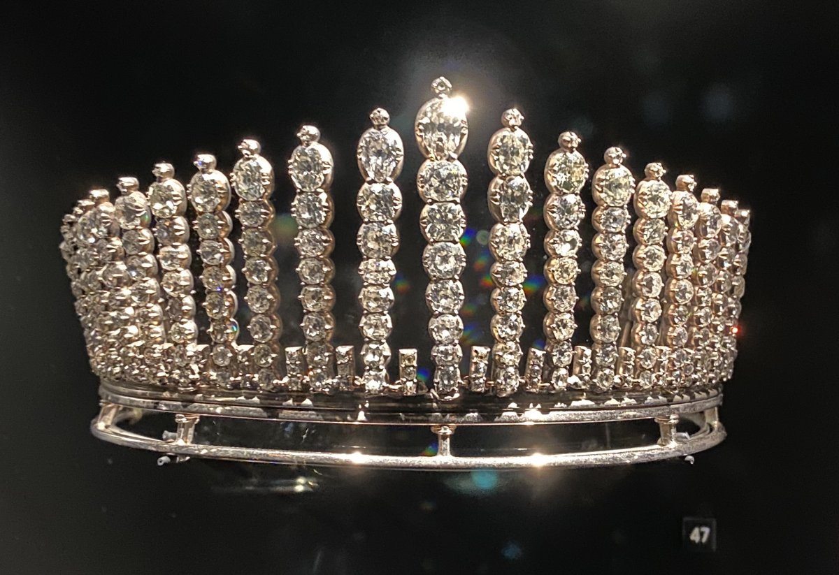 Queen Alexandrine's Fringe Tiara is displayed in the Fabergé Chamber at the Amalienborg Museum in Copenhagen, 2022 (Photo generously shared by reader Kim)