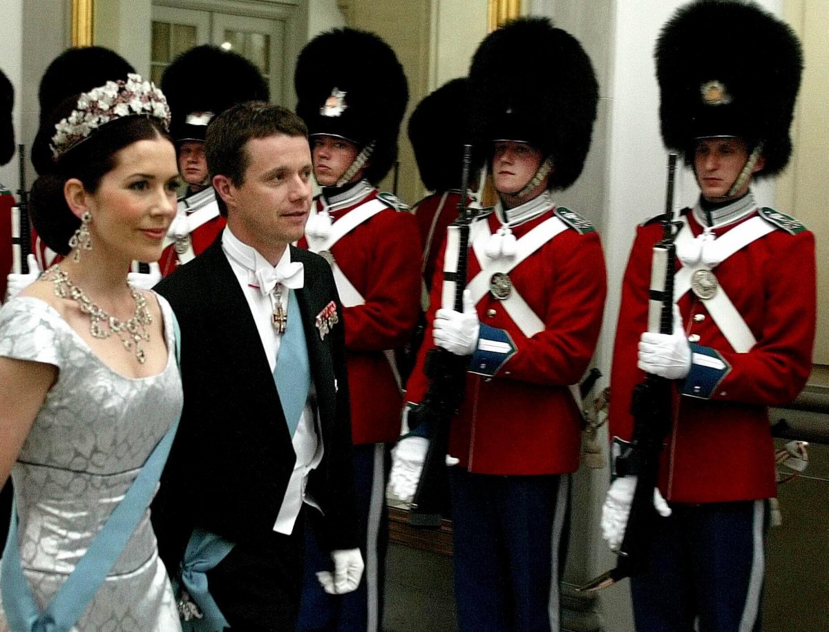 Mary Donaldson and Crown Prince Frederik of Denmark attend a government gala dinner at Christiansborg Palace in Copenhagen on May 11, 2004 (Ritzau/Alamy)
