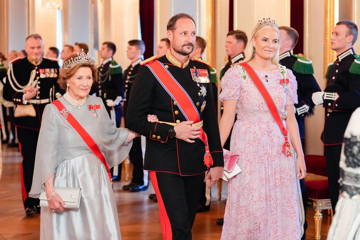 The Queen of Norway, with the Crown Prince and Crown Princess, arrives for a state banquet at the Royal Palace in Oslo in honor of the President of Moldova on May 6, 2024 (Terje Pedersen/NTB/Alamy)