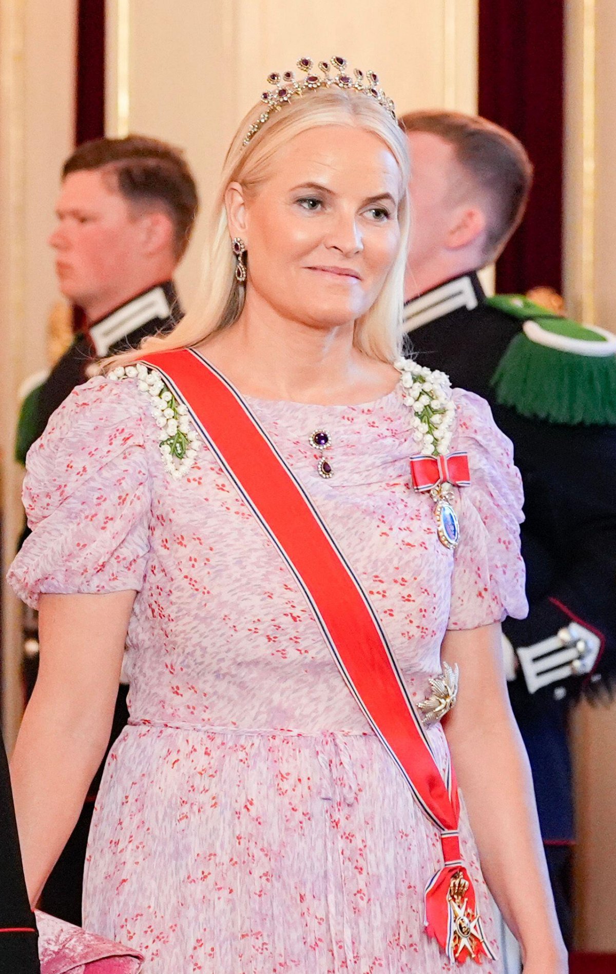 The Crown Princess of Norway arrives for a state banquet at the Royal Palace in Oslo in honor of the President of Moldova on May 6, 2024 (Terje Pedersen/NTB/Alamy)