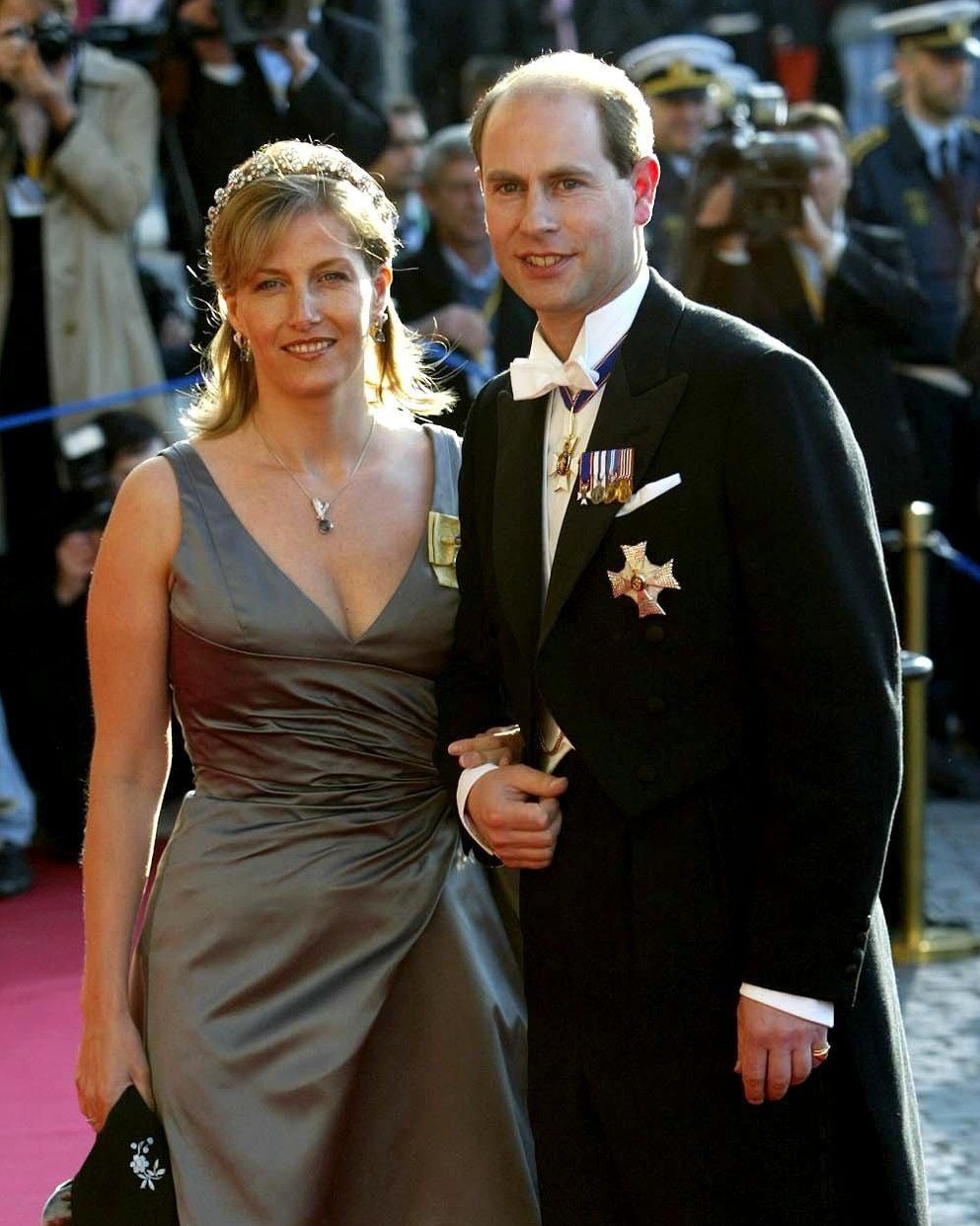 The Earl and Countess of Wessex attend a pre-wedding gala at the Royal Theatre in Copenhagen on May 13, 2004 (DPA Picture Alliance Archive/Alamy)