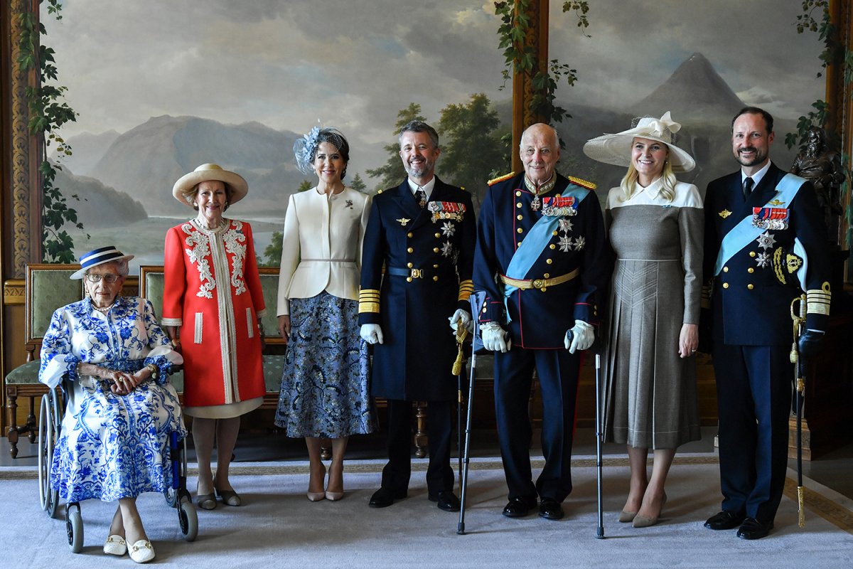 The King and Queen of Norway, with Crown Prince Haakon, Crown Princess Mette-Marit, and Princess Astrid, pose for an official photograph with the King and Queen of Denmark at the Royal Palace in Oslo on May 14, 2024 (Kongehuset)