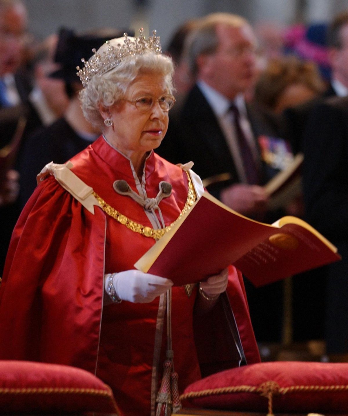 Queen Elizabeth II of the United Kingdom attends the service for the Order of the British Empire at St Paul's Cathedral in London on May 26, 2004 (Kirsty Wigglesworth/PA Images/Alamy)