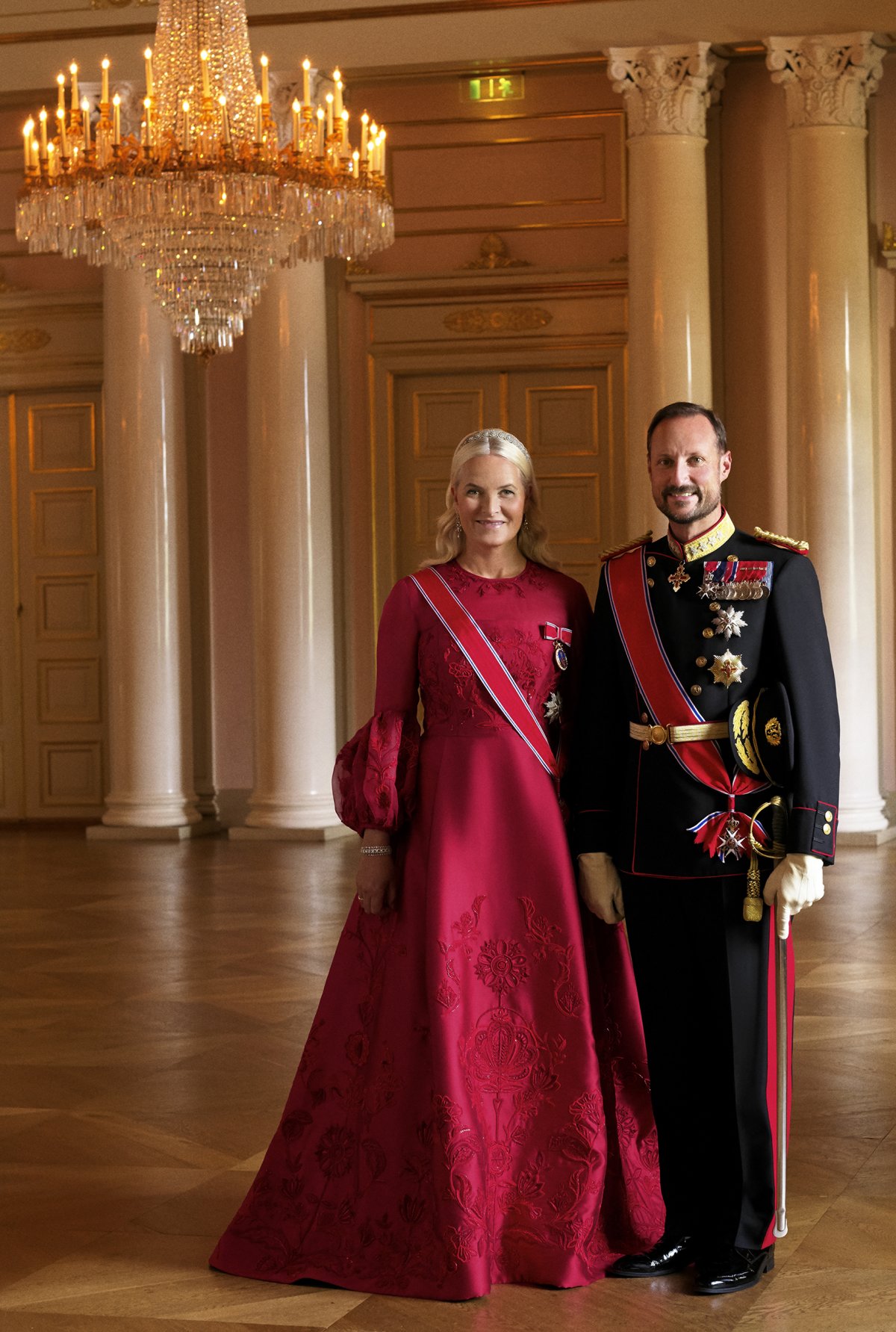 Gala portrait of Crown Prince Haakon and Crown Princess Mette-Marit of Norway, released on April 18, 2024 (Dusan Reljin/Kongehuset)