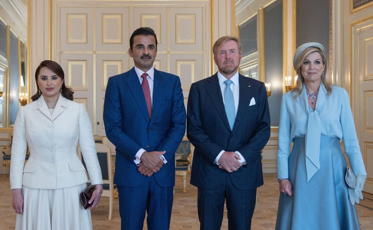 The King and Queen of the Netherlands welcome the Emir of Qatar and Sheikha Jawaher bint Hamad Al Thani to the Noordeinde Palace in The Hague on June 24, 2024 (Abaca Press/Alamy)