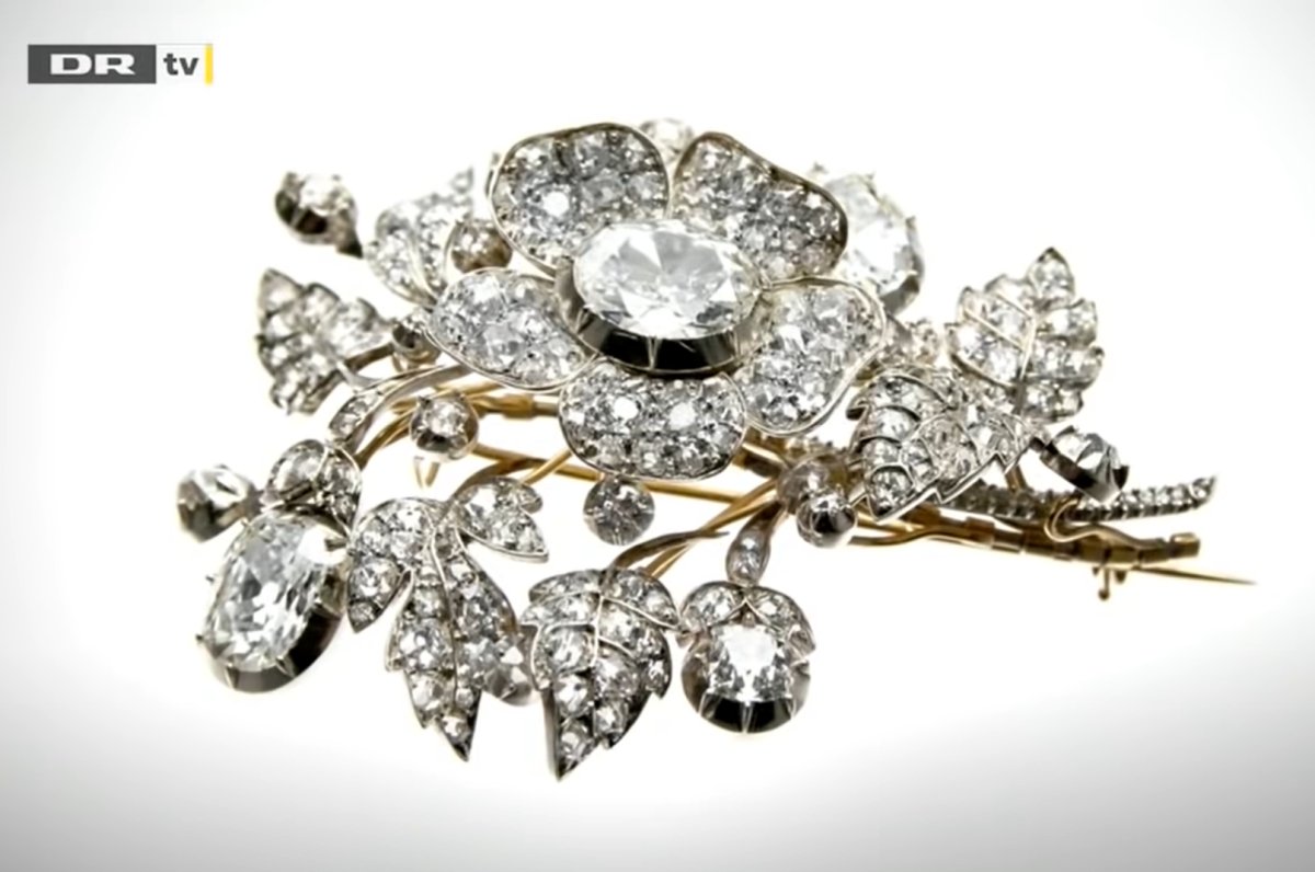 The Braganza Rose Brooch (screencapture)