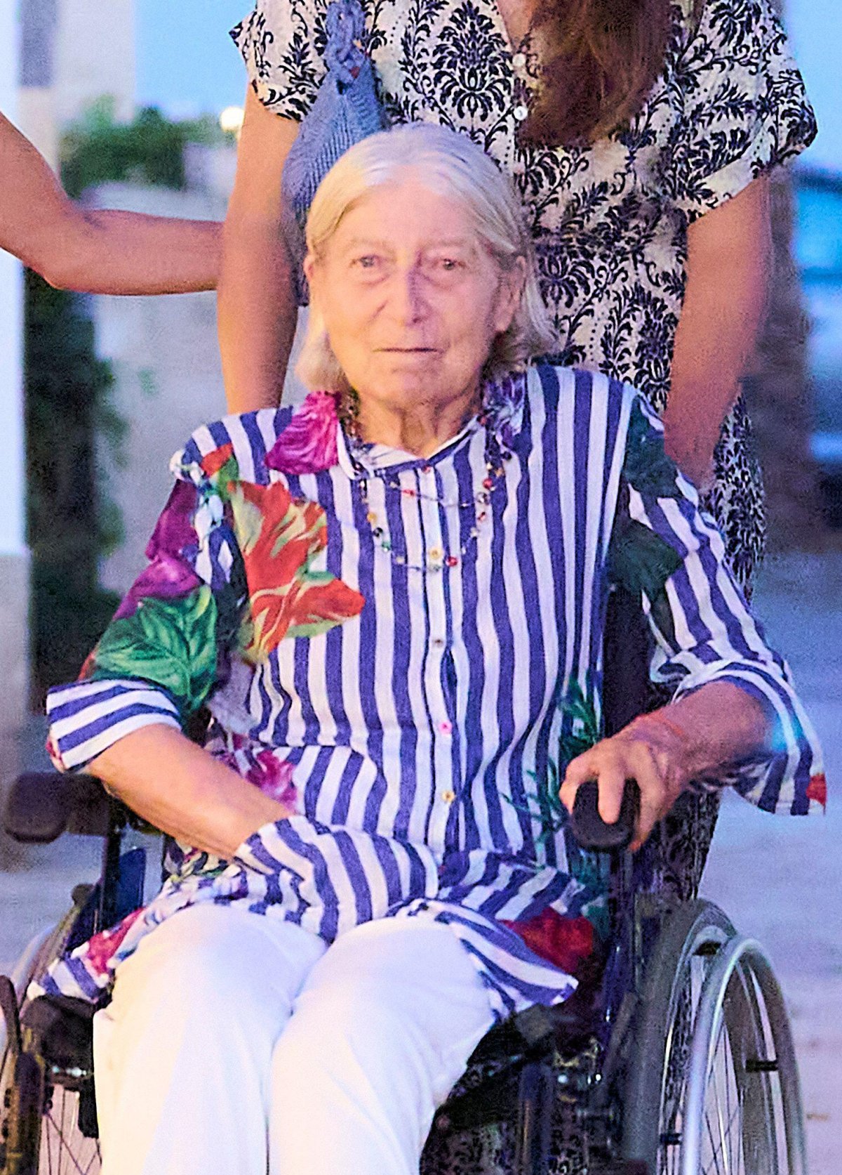 Princess Tatiana Radziwill arrives at a restaurant in Palma de Mallorca for a family dinner on August 4, 2024 (Jack Abuin/Zuma Press/Alamy)