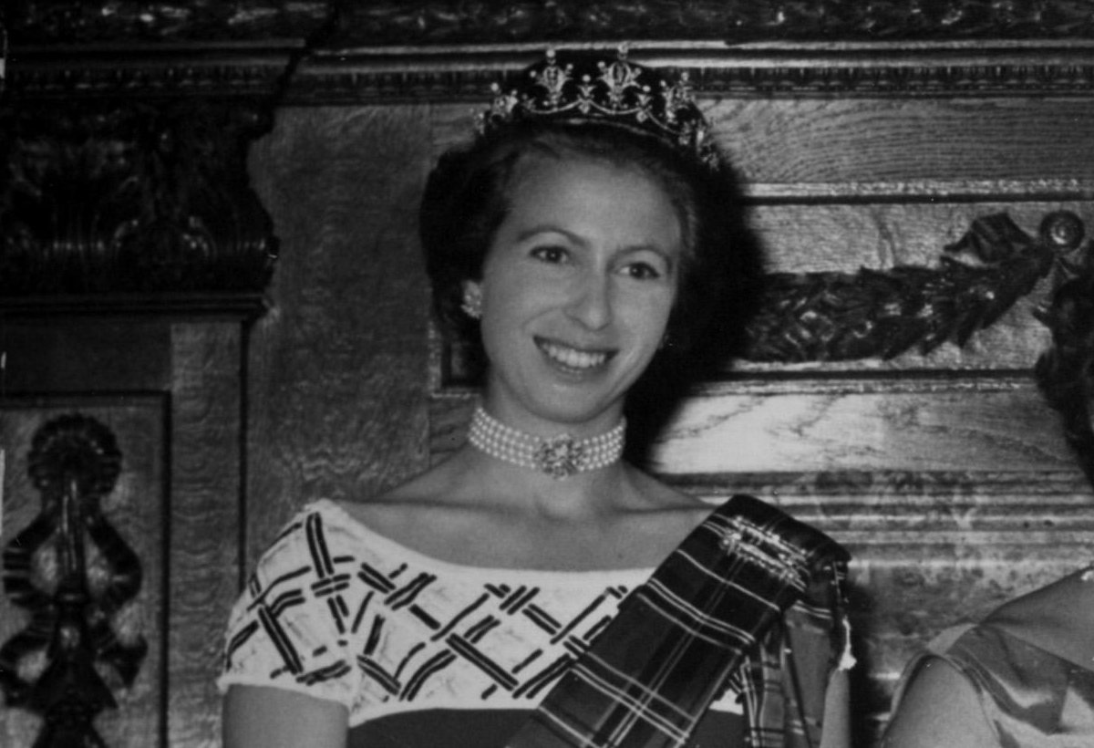 Princess Anne attends the Royal Company of Archers Ball in Edinburgh on October 19, 1976 (PA Images/Alamy)