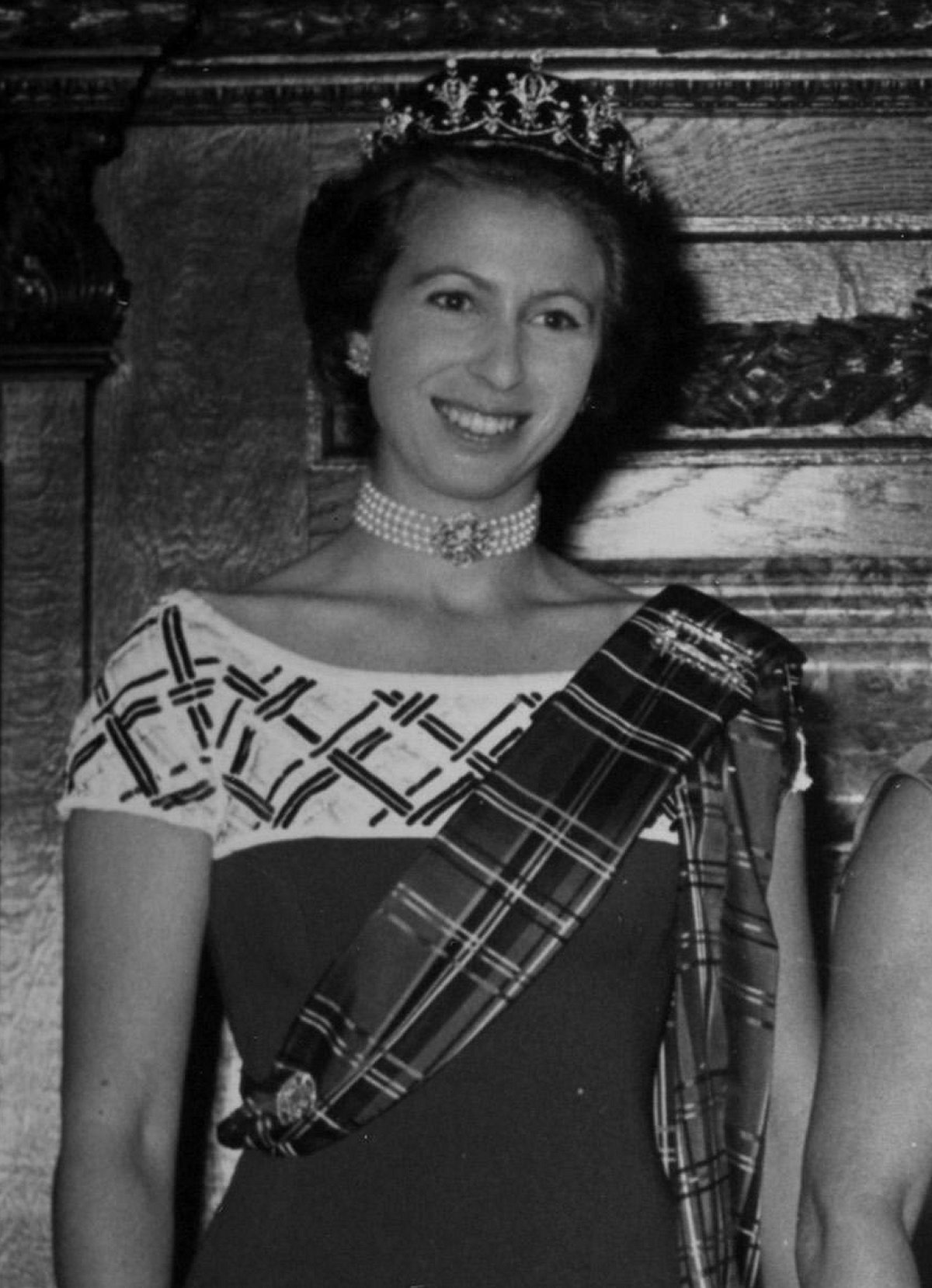 Princess Anne attends the Royal Company of Archers Ball in Edinburgh on October 19, 1976 (PA Images/Alamy)