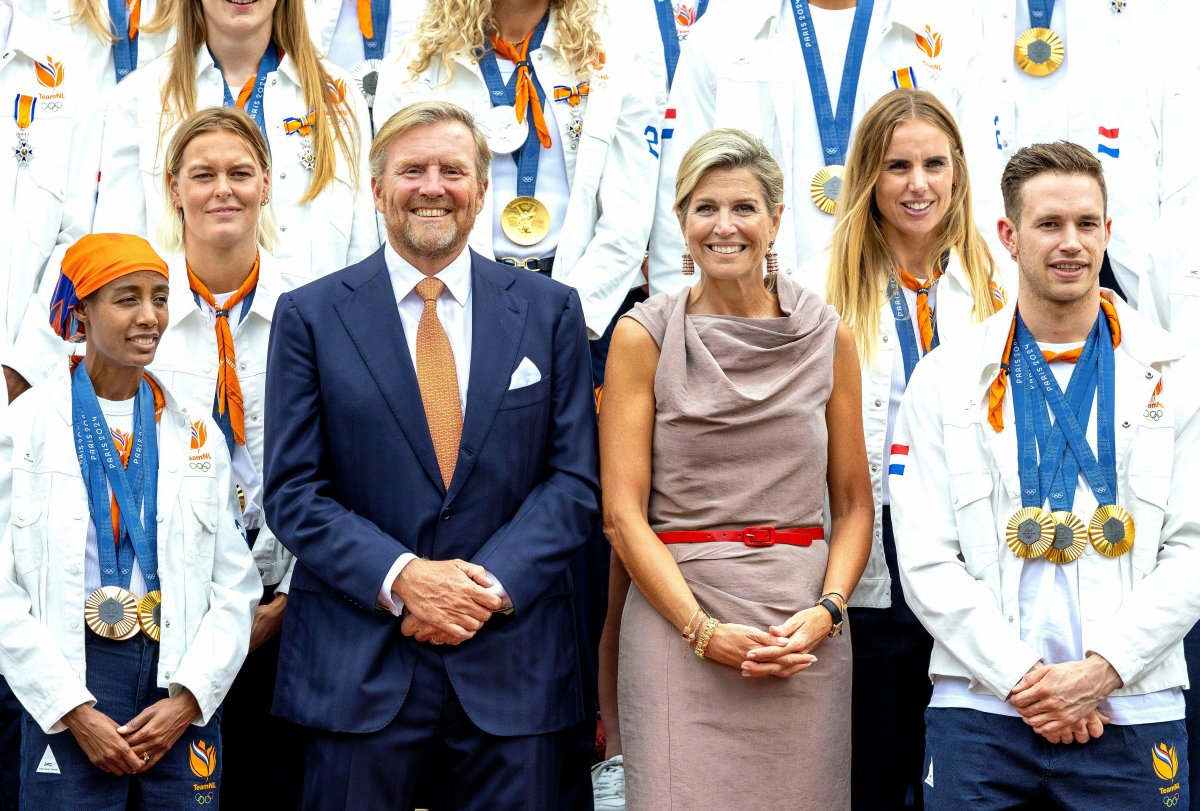 The King and Queen of the Netherlands host Dutch Olympic athletes at Huis ten Bosch Palace in The Hague on August 13, 2024 (Albert Nieboer/DPA Picture Alliance/Alamy)