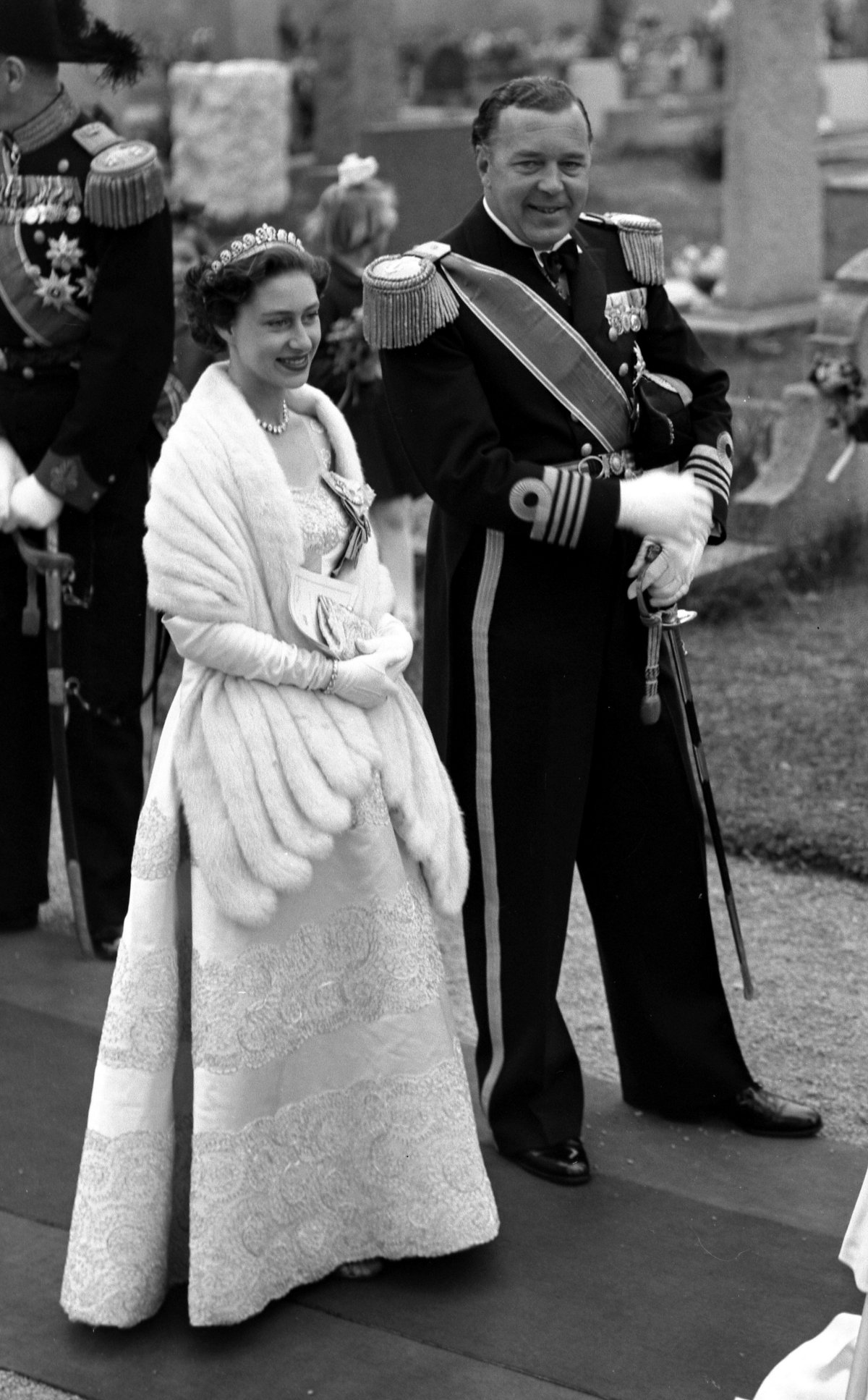 Princess Margaret of the United Kingdom and Prince Bertil of Sweden attend the wedding of Princess Ragnhild of Norway in Asker on May 15, 1953 (Sverre A. Børretzen/NTB/Alamy)