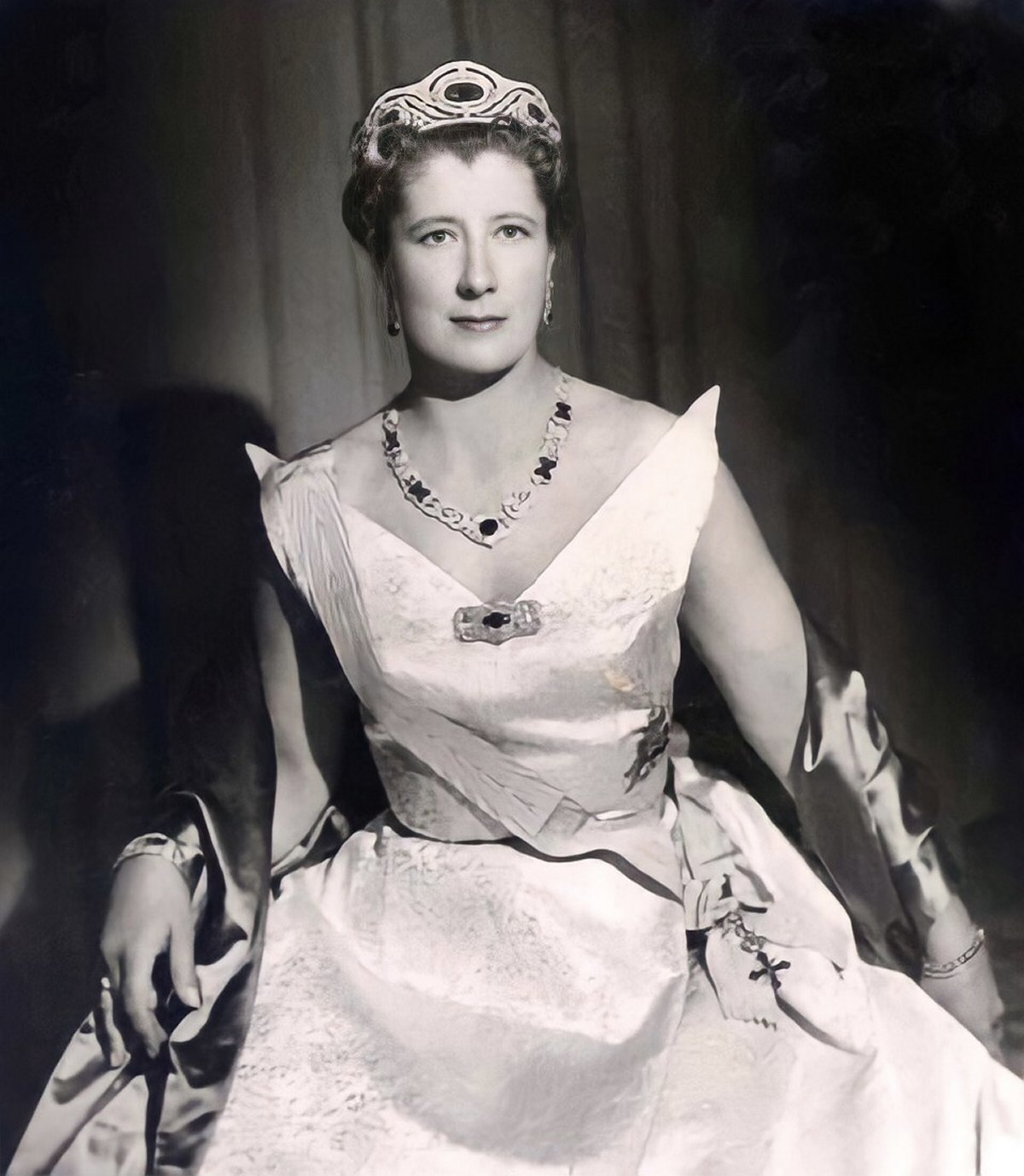 Infanta Alicia, Duchess of Calabria, ca. 1935 (Wikimedia Commons)