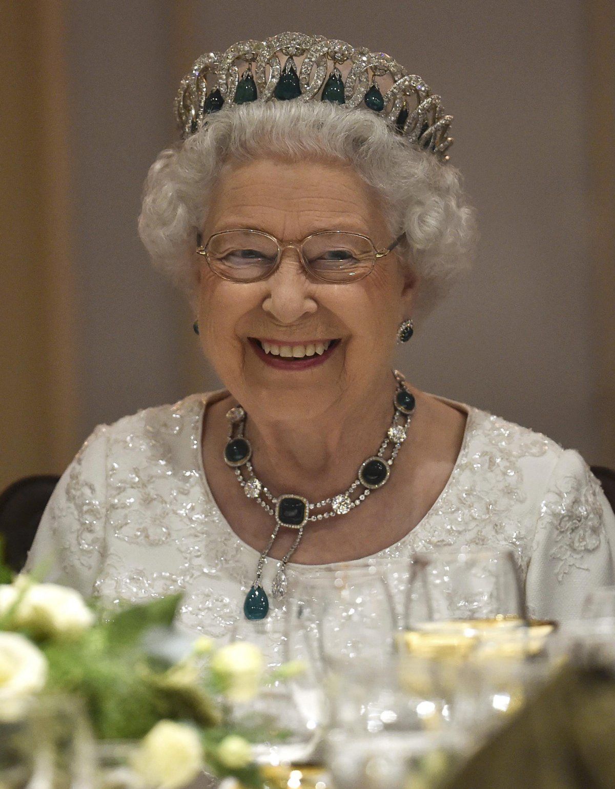 Queen Elizabeth II attends the Commonwealth Heads of Government Meeting dinner at the Corinthia Palace Hotel in Malta on November 27, 2015 (Toby Melville/PA Images/Alamy)