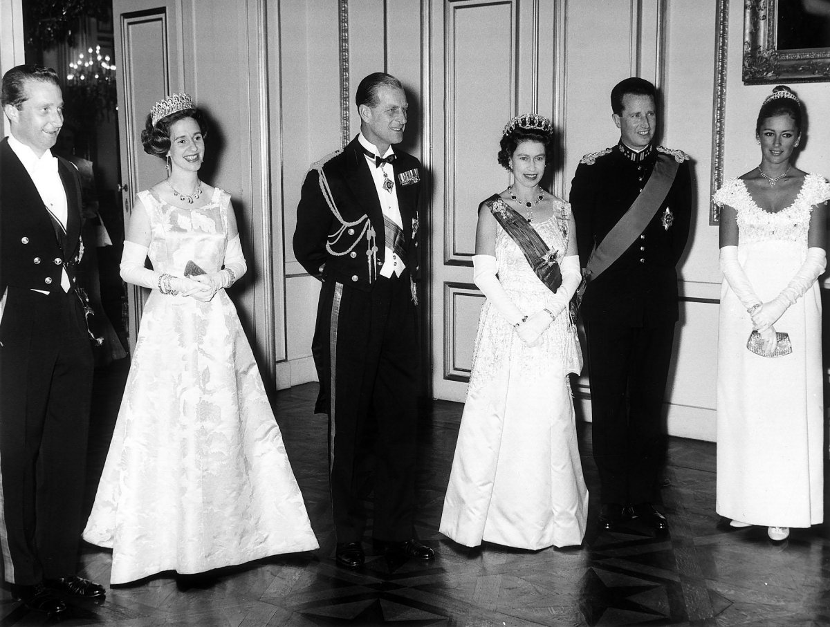 The Queen of the United Kingdom and the Duke of Edinburgh, the King and Queen of the Belgians, and the Prince and Princess of Liege, attend a state banquet at the Royal Palace in Brussels on May 9, 1966 (Trinity Mirror/Mirrorpix/Alamy)