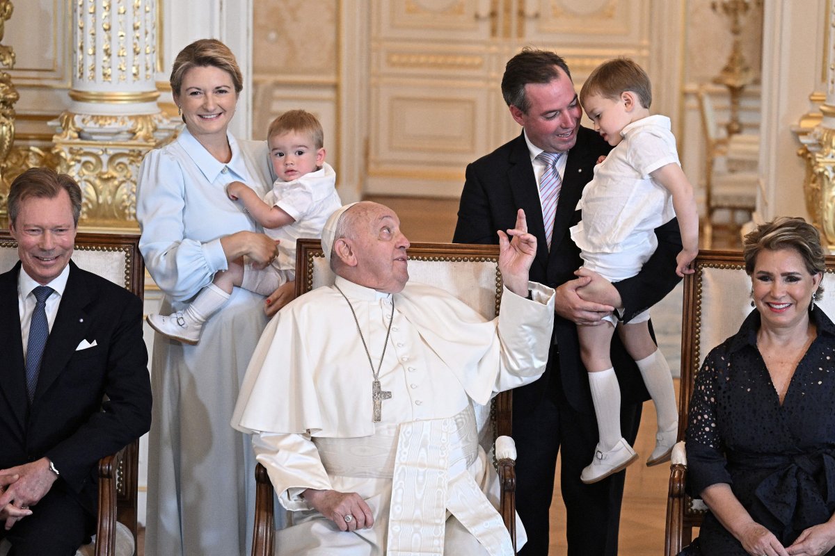 Pope Francis visits the Grand Duke and Grand Duchess of Luxembourg with their children and grandchildren at the Grand Ducal Palace in Luxembourg on September 26, 2024 (David Niviere/Abaca Press/Alamy)