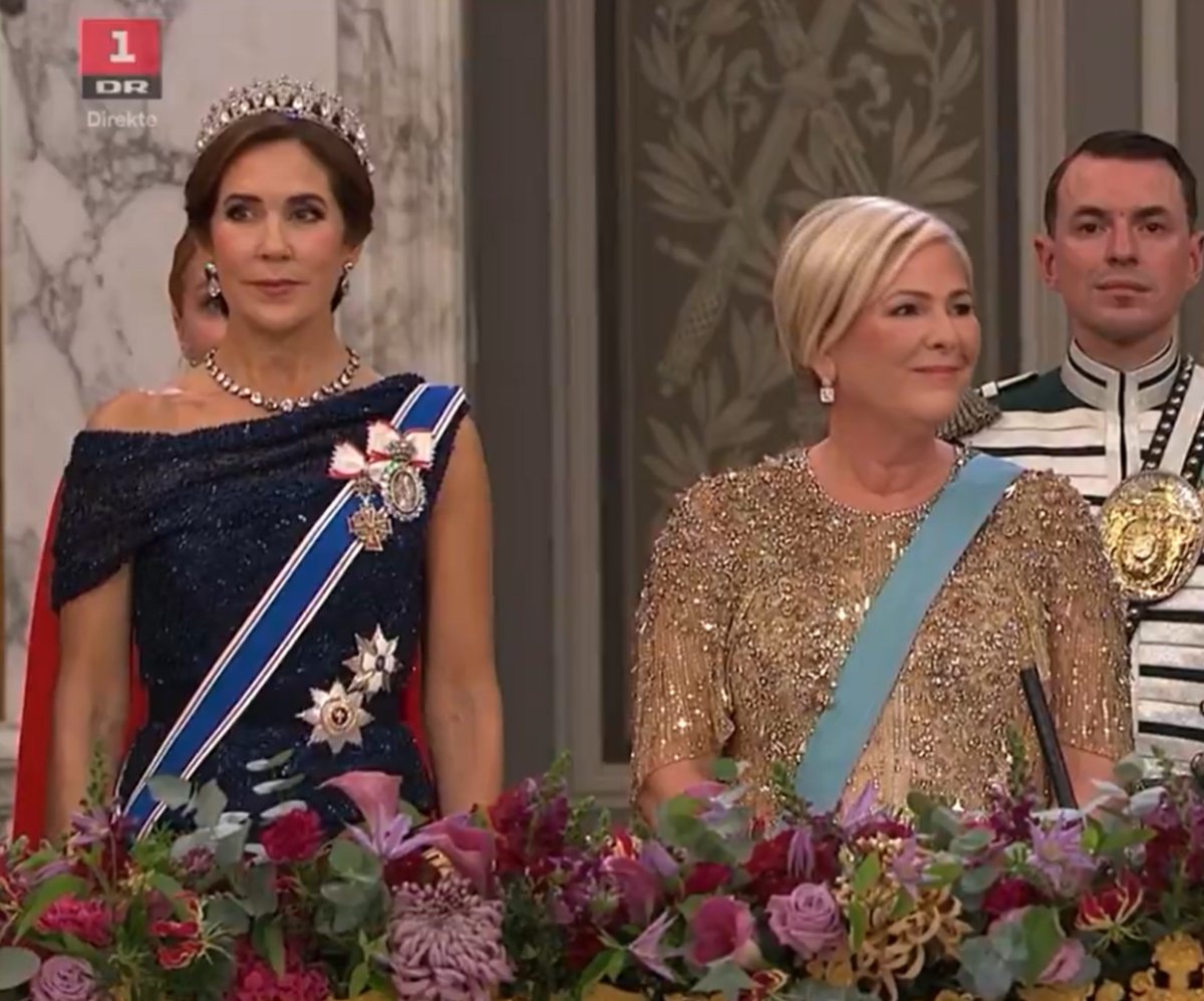 The King and Queen of Denmark host a state banquet in honor of the President of Iceland at Christiansborg Palace in Copenhagen on October 8, 2024 (DR1/screencapture)