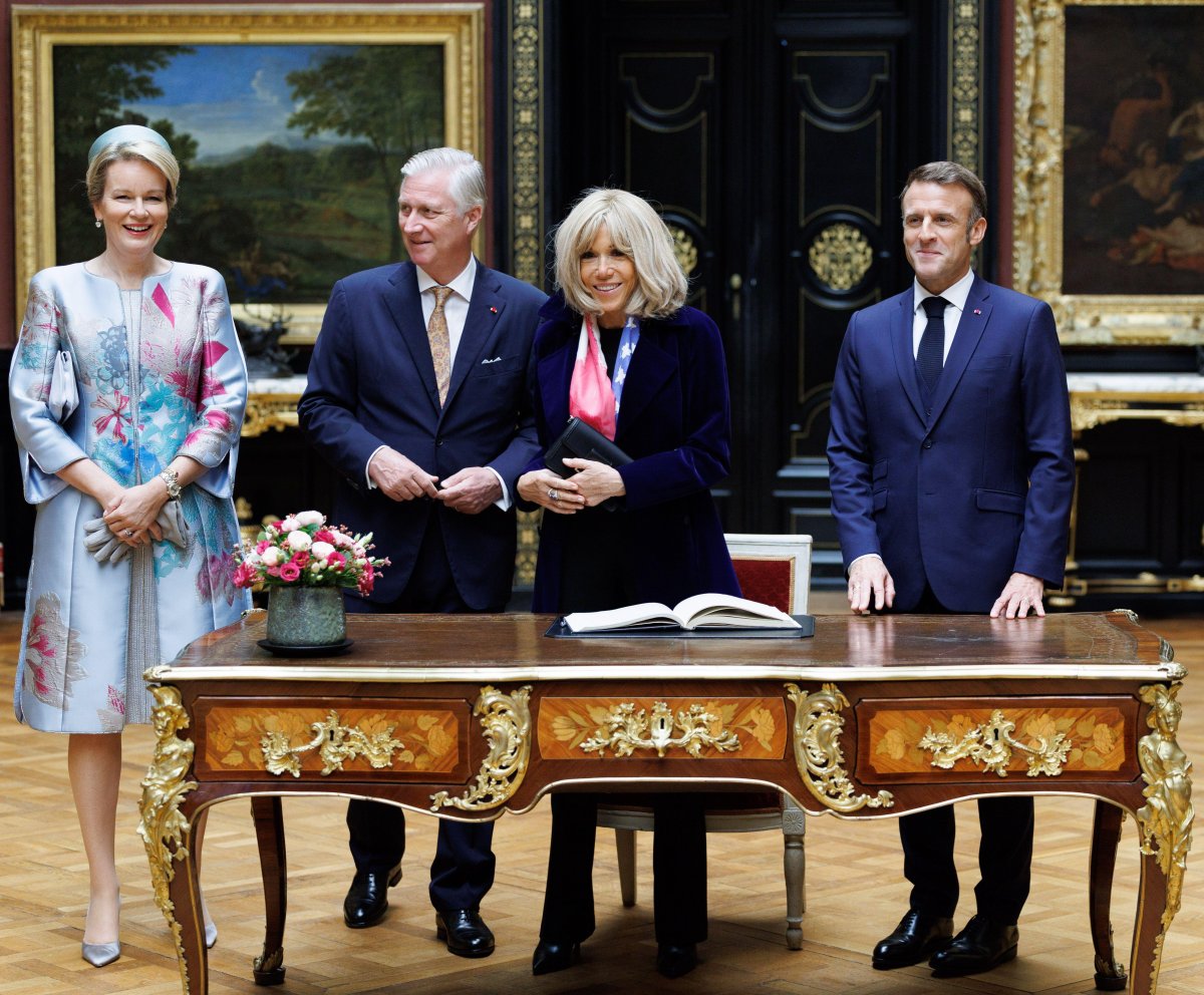 The King and Queen of the Belgians join President and Mrs. Macron on a visit to the Chateau de Chantilly on October 16, 2024 (BENOIT DOPPAGNE/Belga News Agency/Alamy)