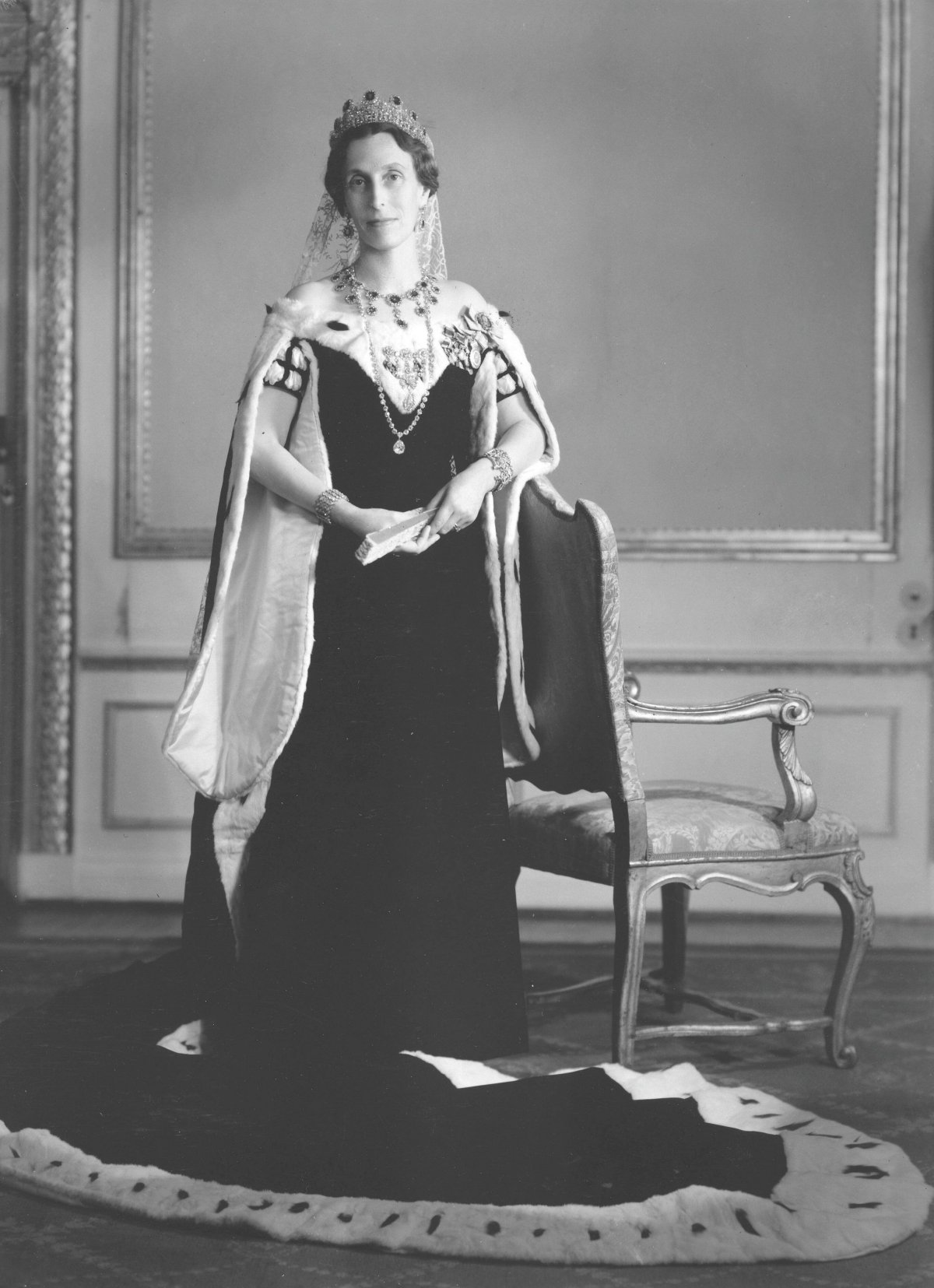 Crown Princess Louise of Sweden poses for official photographic portraits, ca. 1939 (Classic Picture Library/Alamy)