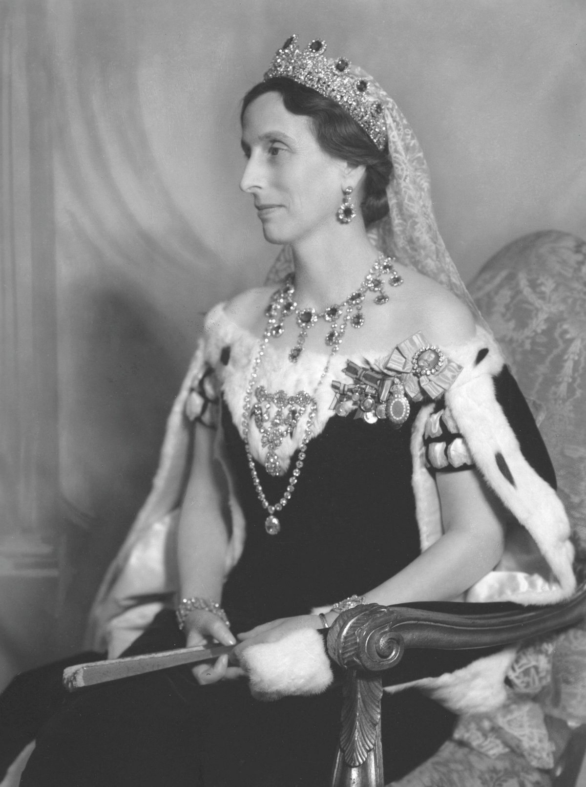 Crown Princess Louise of Sweden poses for official photographic portraits, ca. 1939 (Classic Picture Library/Alamy)