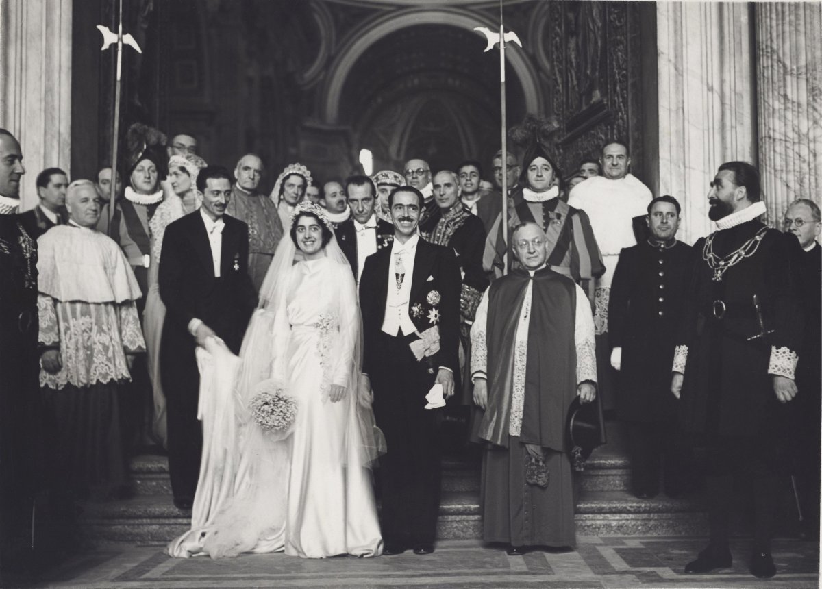 Wedding of Princess Maria Francesca of Savoy and Prince Louis of Bourbon-Parma in Rome on January 23, 1939 (Archivo GBB/Alamy)