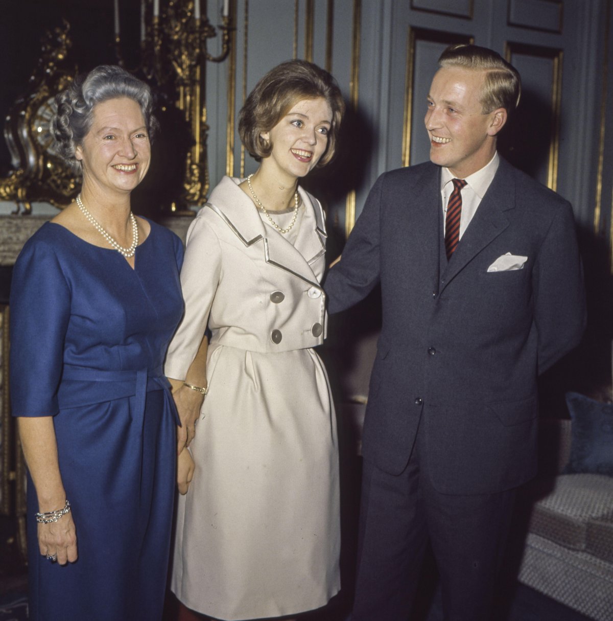 Princess Birgitta of Sweden and Prince Johann Georg of Hohenzollern, with her mother, Princess Sibylla, announce their engagement, December 1960 (TT News Agency/Alamy)