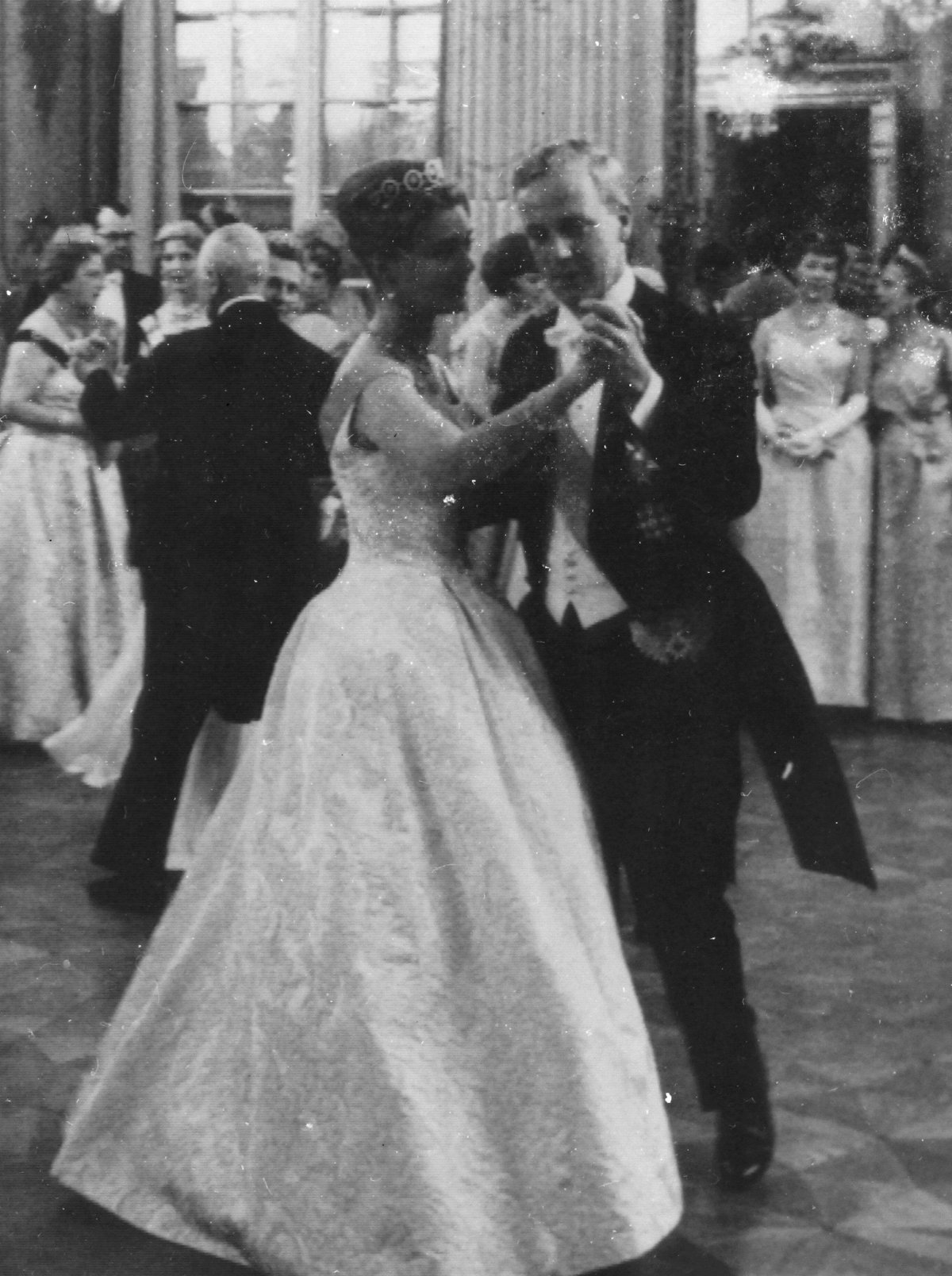 Princess Birgitta of Sweden and Prince Johann Georg of Hohenzollern dance during a ball on the eve of their civil wedding ceremony in Stockholm, May 24, 1961 (Smith Archive/Alamy)