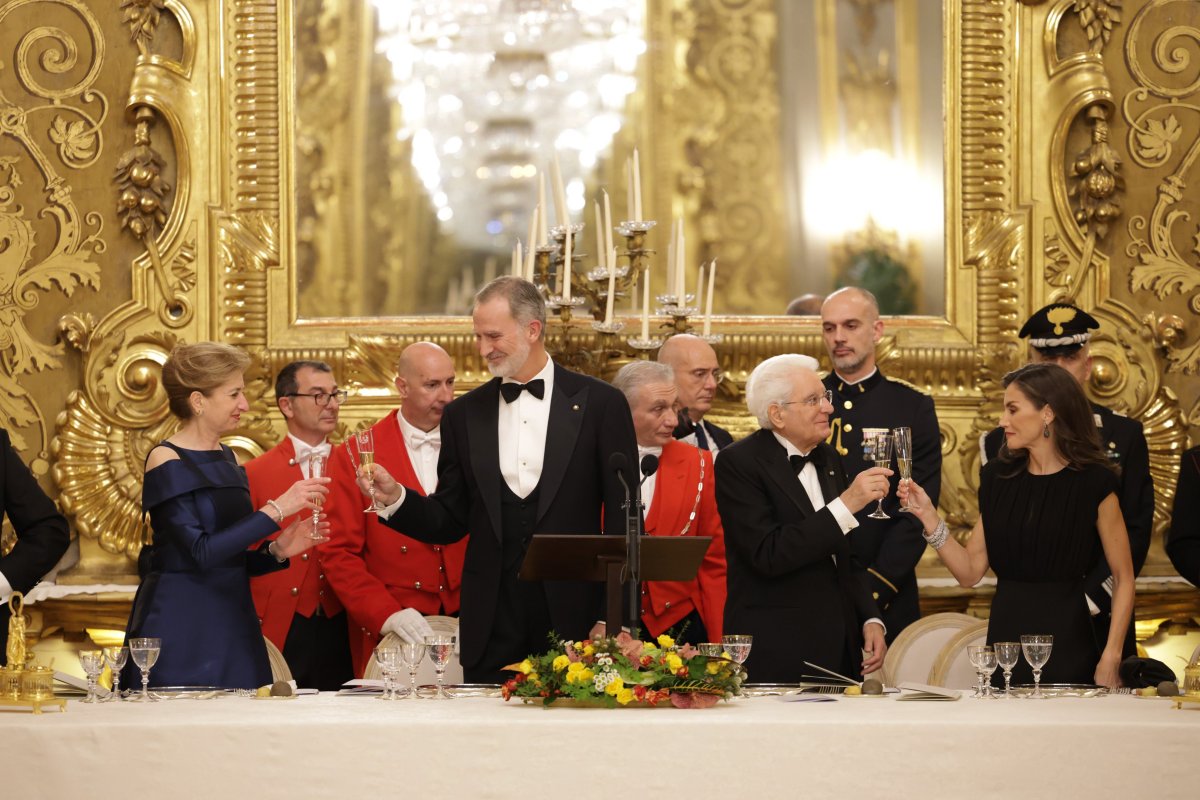 The King and Queen of Spain attend a gala dinner hosted by President Sergio Mattarella and his daughter, Laura, at the Quirinal Palace in Rome on December 11, 2024 (Casa de S.M. el Rey)