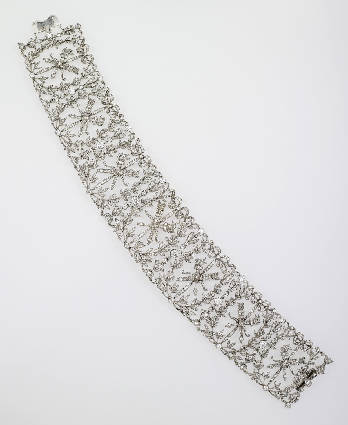 Attributed to R. & S. Garrard, ‘Love Trophy’ Collar, 1901 (Royal Collection Trust)