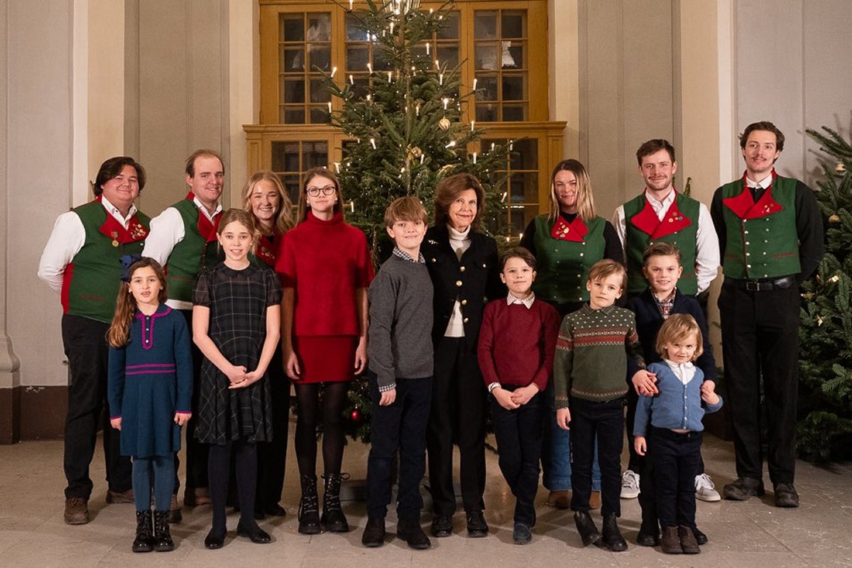 The Queen of Sweden and her grandchildren receive this year's Christmas trees at the Royal Palace in Stockholm on December 16, 2024 (Sara Friberg/Kungahuset)