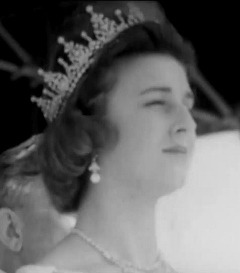 Princess Alexandra of Kent attends Nigeria's independence ceremony in Lagos, 1960 (screencapture)