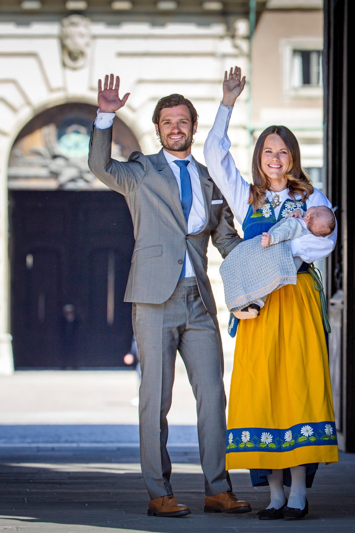 Prince Carl Philip and Princess Sofia of Sweden pose with their son, Prince Alexander, as they open the Royal Palace during the National Day celebrations in Stockholm on June 6, 2016 (Patrick van Katwijk/DPA Picture Alliance/Alamy)