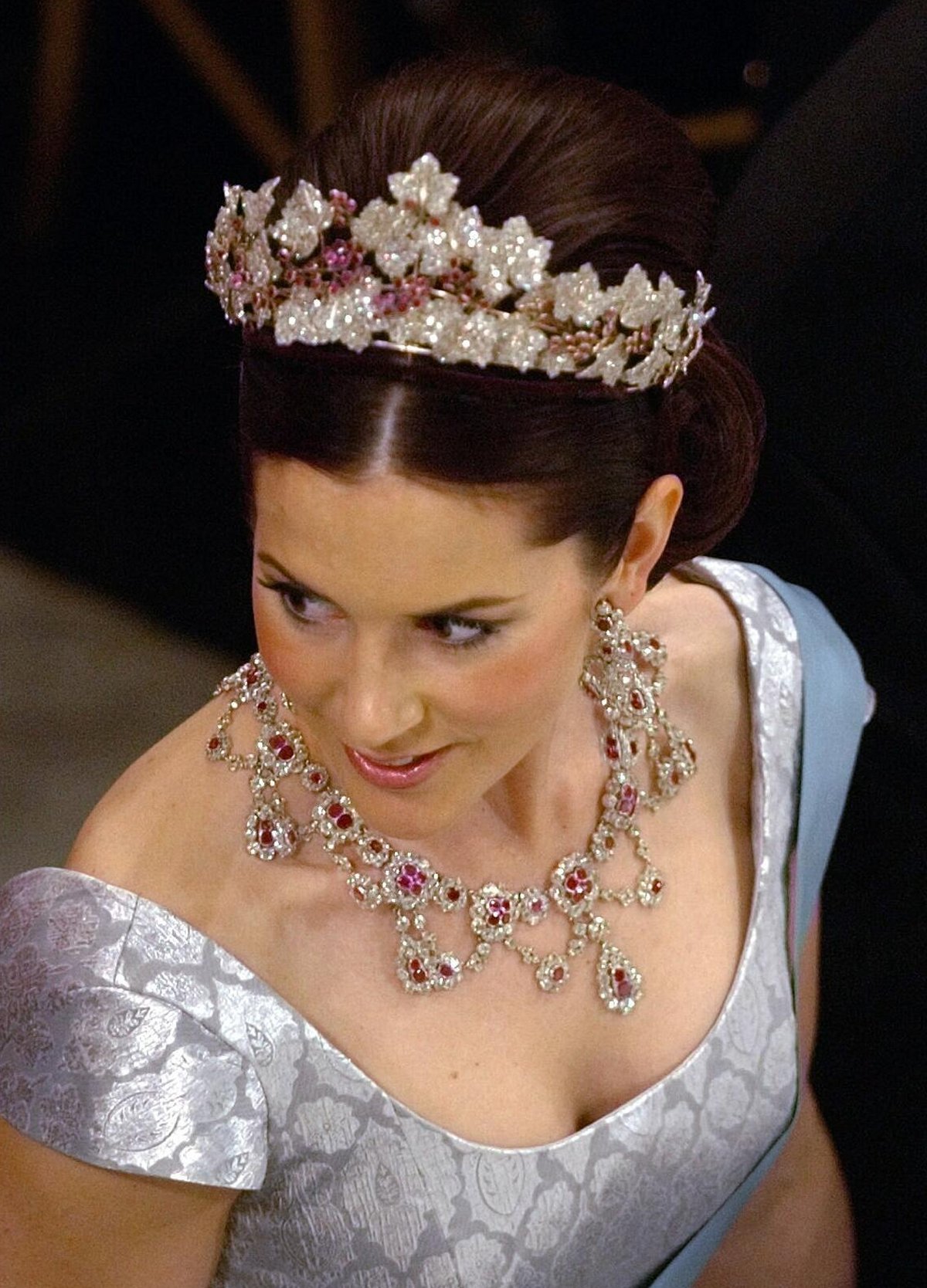Mary Elizabeth Donaldson attends a pre-wedding dinner at Christiansborg Palace in Copenhagen on May 11, 2004 (Ritzau/Alamy)