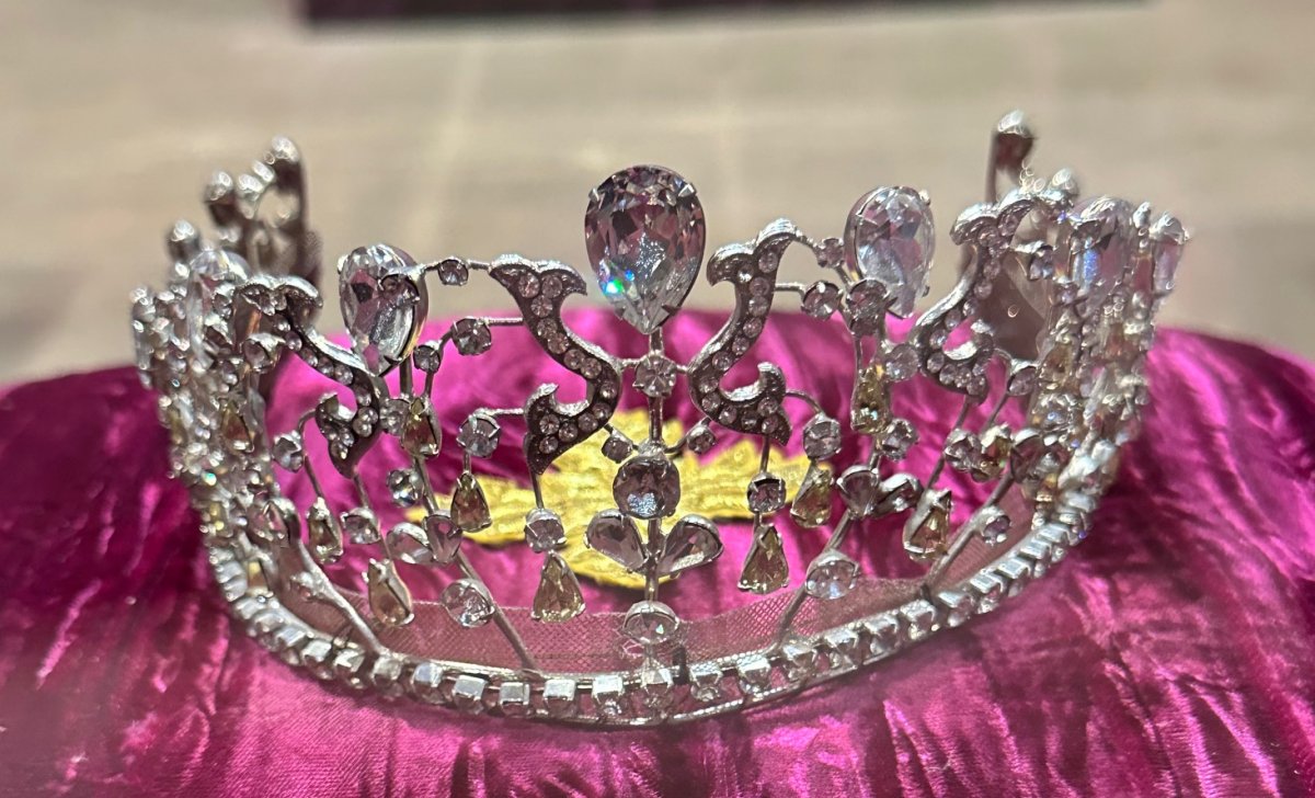 A replica tiara from The Princess Diaries films is displayed as part of the "All That Glitters: The Crown Jewels of the Walt Disney Archives" exhibition at the Arlington Museum of Art, 2024 (Photo generously provided by Lady Maria)