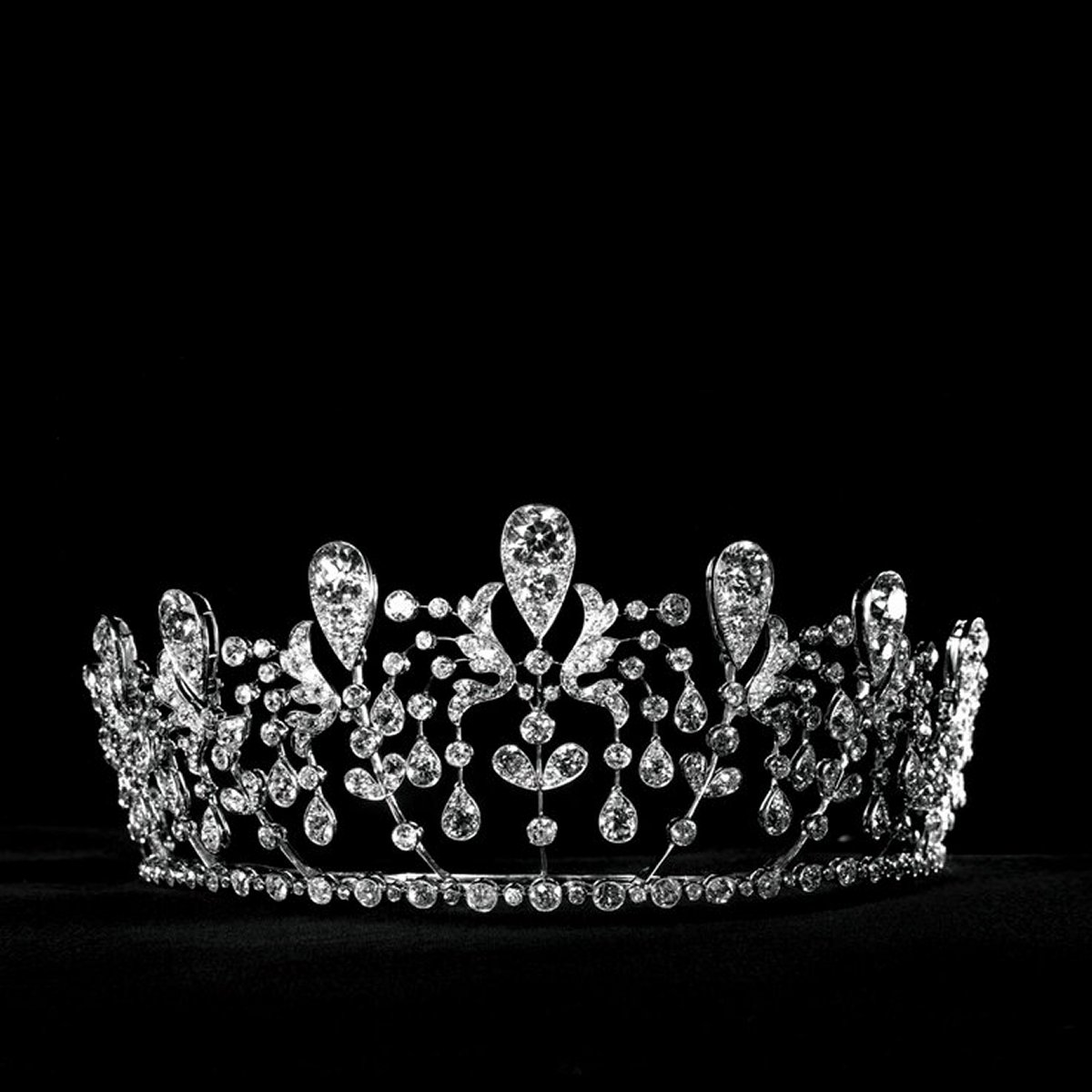 Diamond fuchsia tiara (Chaumet)