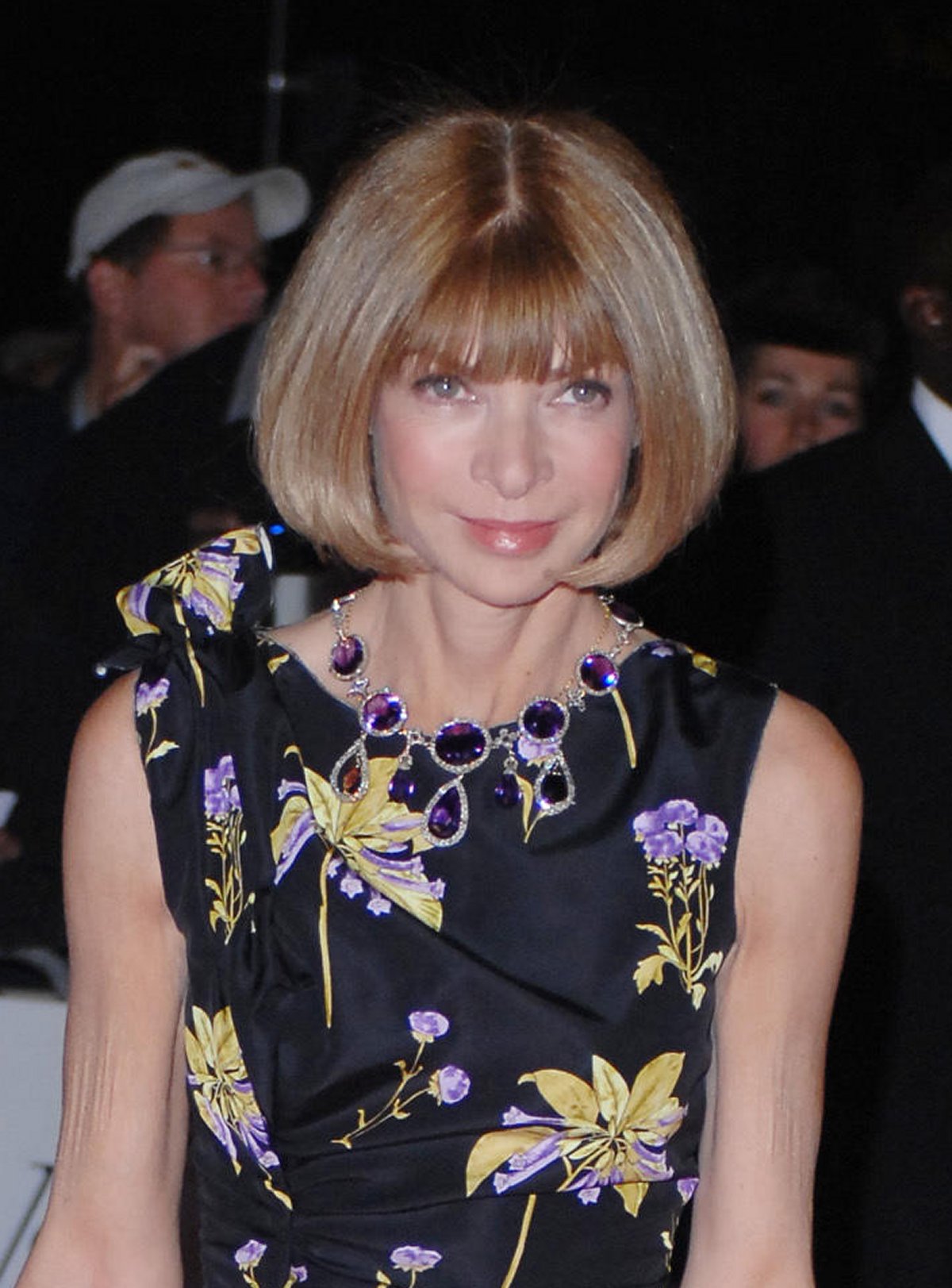 Anna Wintour attends the V&A Golden Age Of Couture Gala at the Victoria & Albert Museum in London on September 18, 2007 (Rune Hellestad/UPI/Alamy)