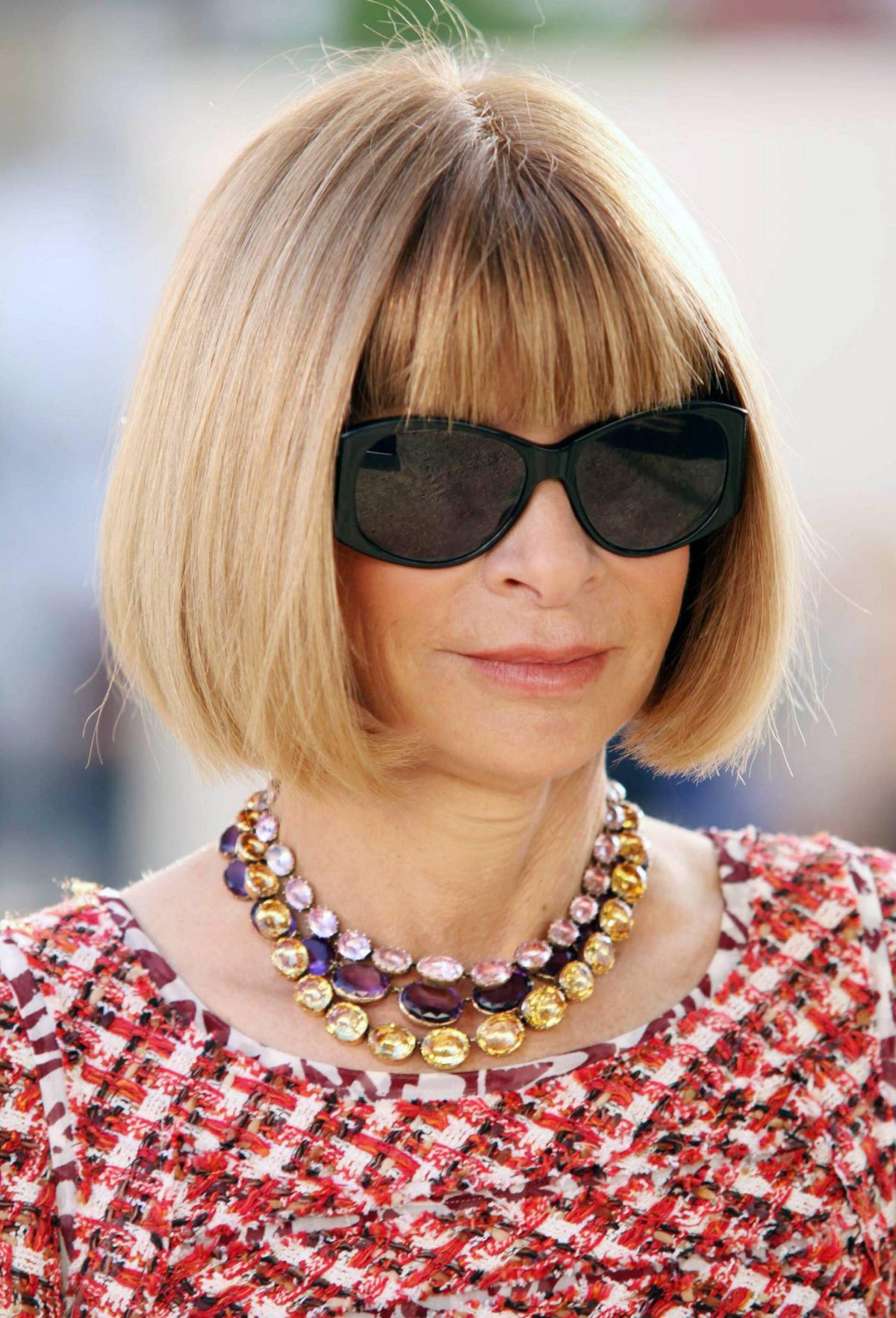 Anna Wintour arrives at the Chelsea College of Art and Design for the Burberry Spring and Summer 2011 fashion show during London Fashion Week on September 21, 2010 (GTCRFOTO/Alamy)