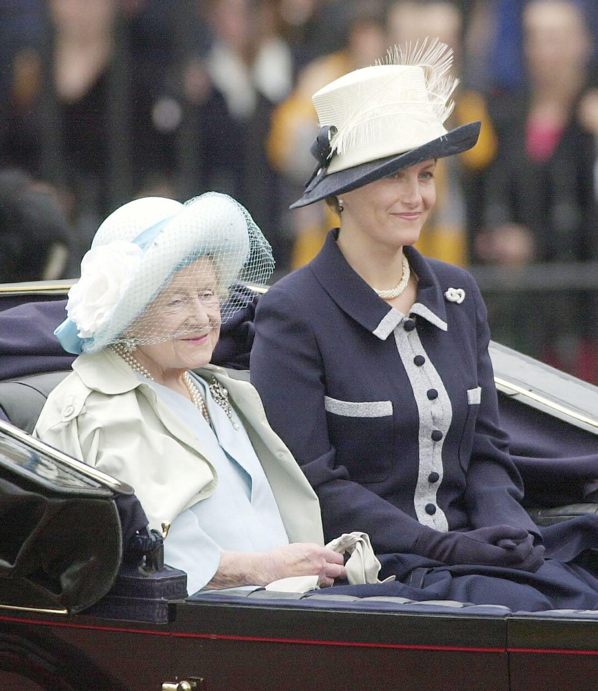 Queen Elizabeth the Queen Mother and the Countess of Wessex ride in a carriage during Trooping the Colour in London on June 16, 2001 (Toby Melville/PA Images/Alamy)