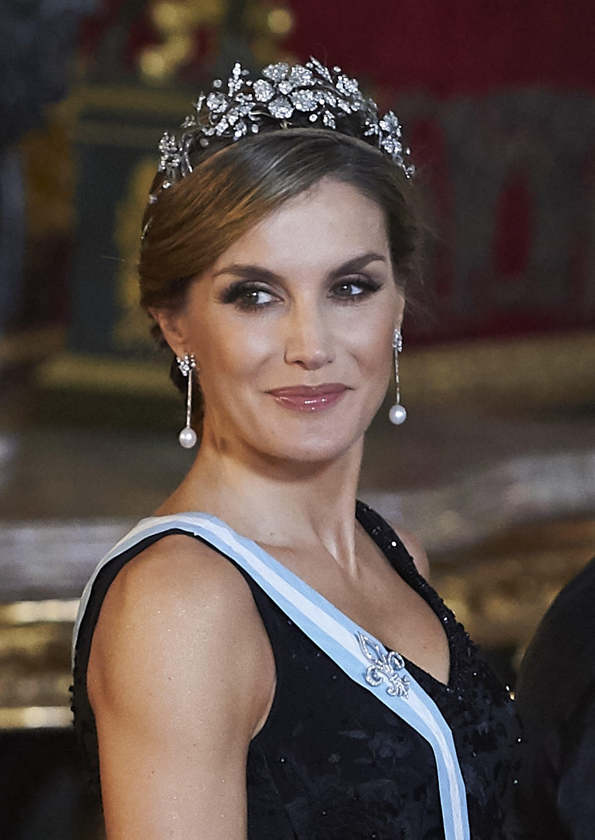 Queen Letizia of Spain attends a gala dinner at the Royal Palace in Madrid on November 6, 2017 (Jack Abuin/Zuma Press/Alamy)