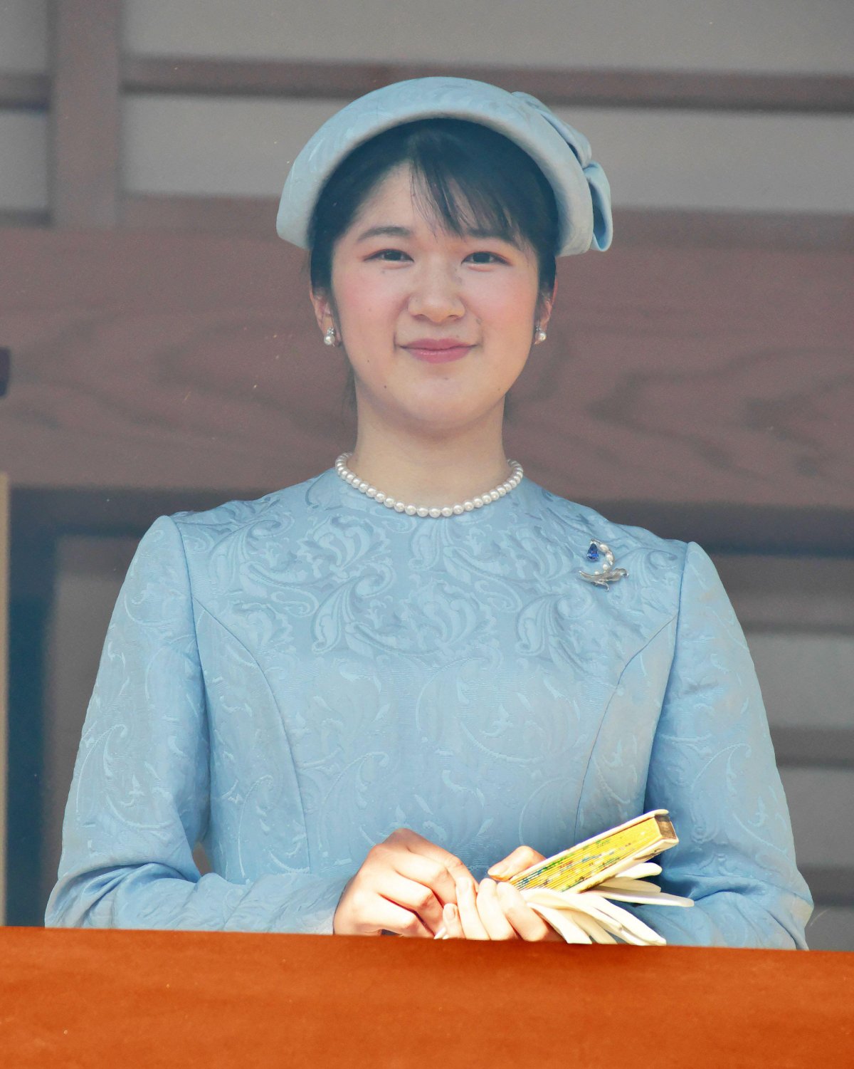 Princess Aiko of Japan appears on the balcony of the Imperial Palace in Tokyo during the Emperor's 65th birthday celebrations on February 23, 2025 (Keizo Mori/UPI/Alamy)