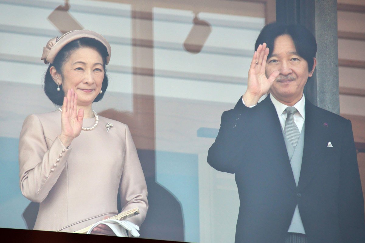 The Crown Prince and Crown Princess of Japan wave from the balcony of the Imperial Palace in Tokyo during the Emperor's 65th birthday celebrations on February 23, 2025 (Keizo Mori/UPI/Alamy)
