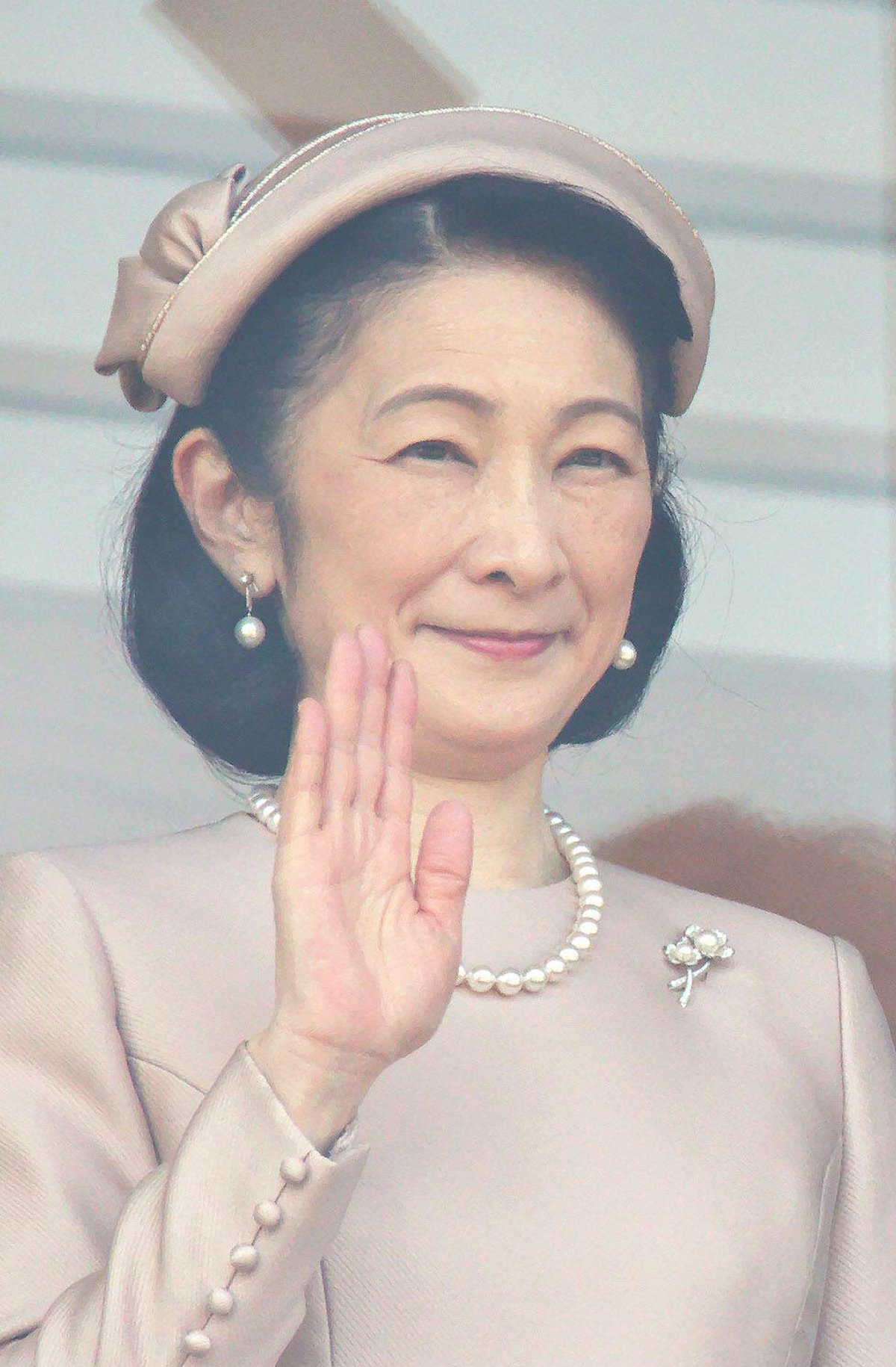 The Crown Princess of Japan waves from the balcony of the Imperial Palace in Tokyo during the Emperor's 65th birthday celebrations on February 23, 2025 (Keizo Mori/UPI/Alamy)