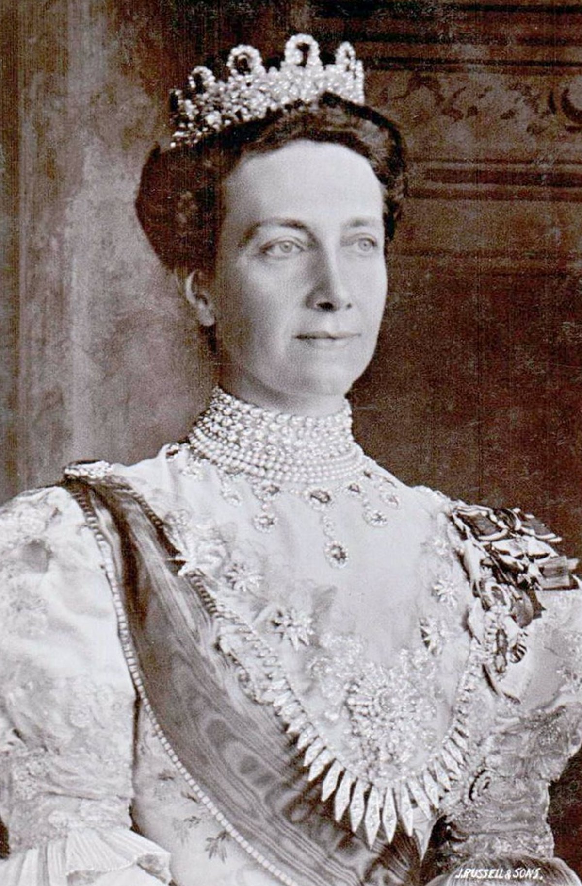 Crown Princess Victoria of Sweden at the wedding of her son, Prince Gustaf Adolf, and Princess Margaret of Connaught, June 1905 (Grand Ladies Site)